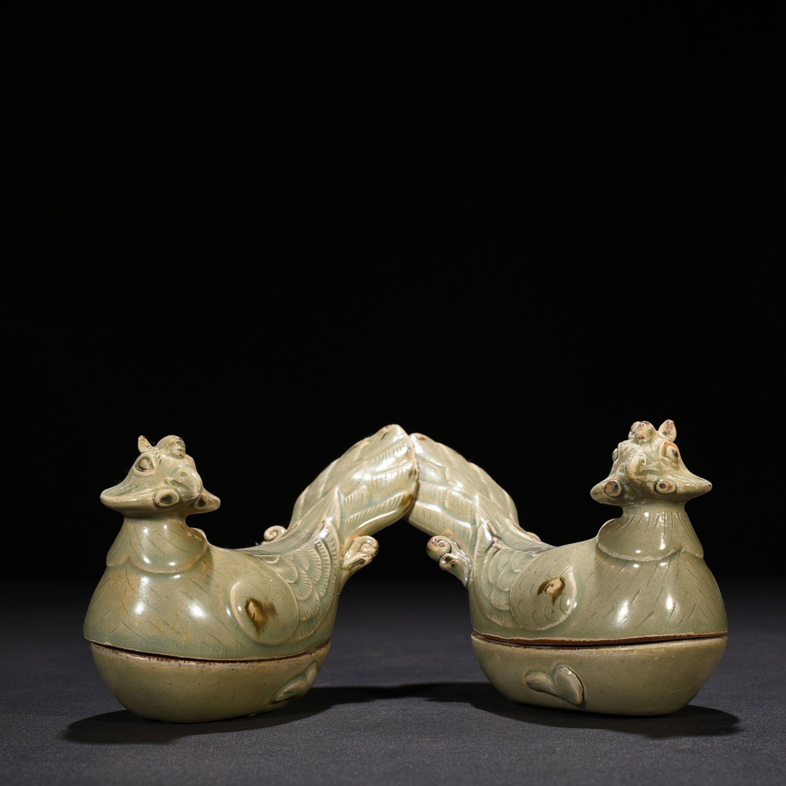 Chinese Yue kiln porcelain bird box pair Song dynasty: Size: Width 15 cm - Height 10 cm Materials: Porcelain Time Period: Song dynasty Manufactured Date: 10th-c Period Object: Chinese Antique ⛨ Purchase With Confidence ✔ Verified Auctio