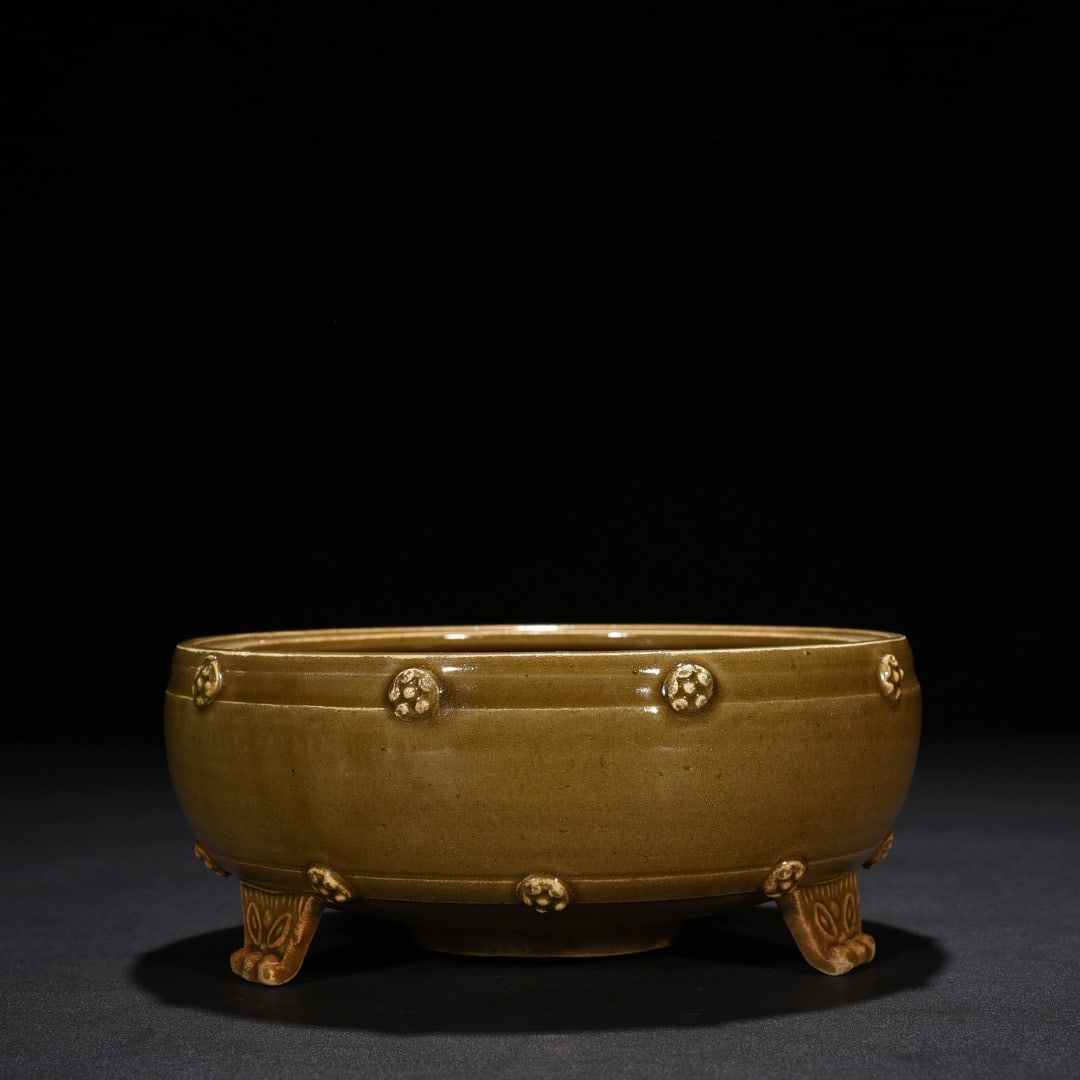 Chinese yue kiln porcelain incense burner Song dynasty: Size: Width 19 cm - Height 7 cm Materials: Porcelain Time Period: Song dynasty Manufactured Date: 10th-c Period Object: Chinese Antique ⛨ Purchase With Confidence ✔ Verified Auction