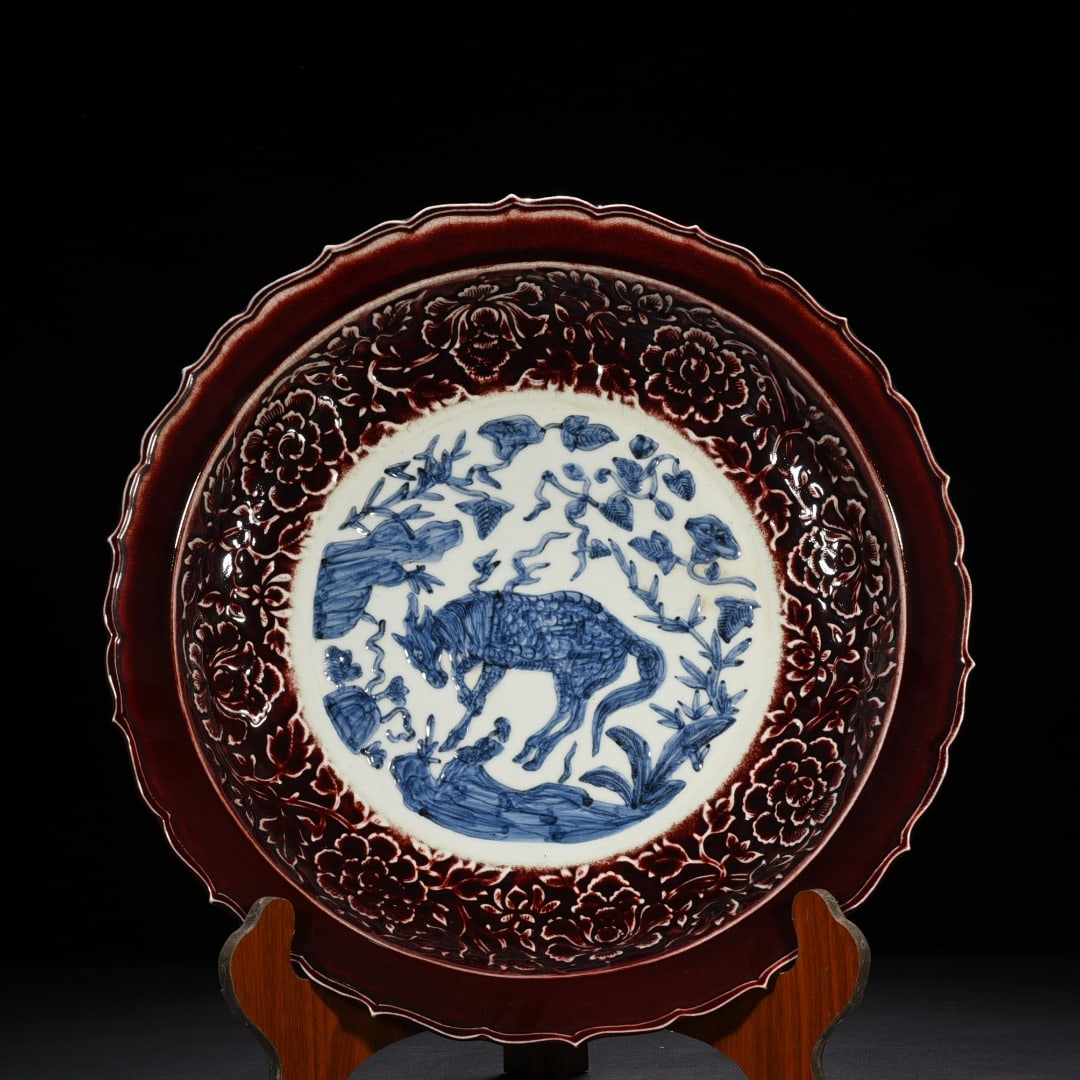 Chinese red and blue porcelain plate Yuan dynasty (1 of 7)