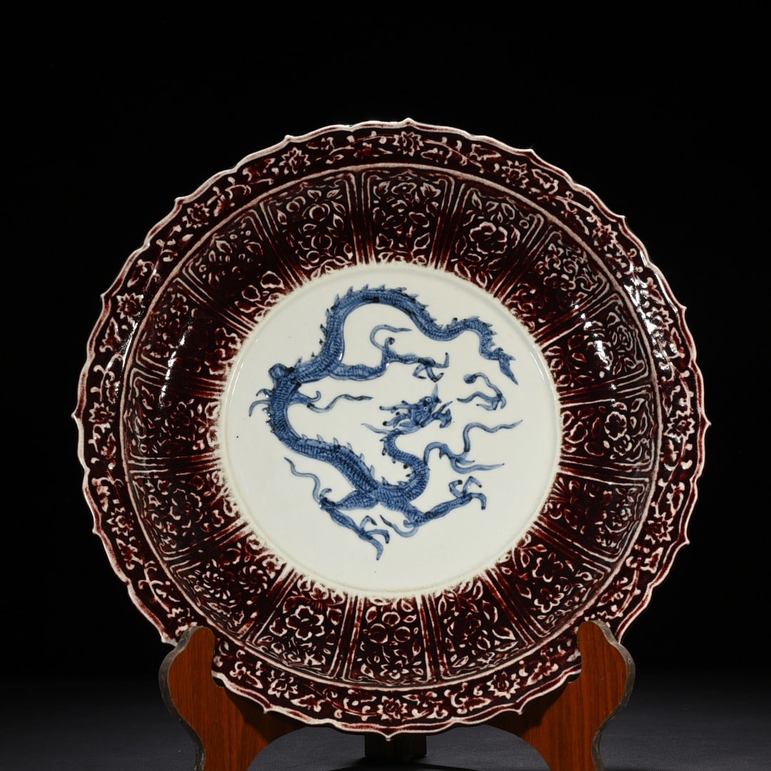 Chinese red and blue porcelain plate Yuan dynasty (1 of 7)