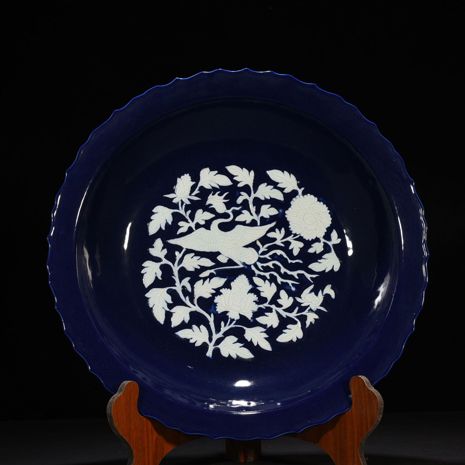 Chinese blue and white porcelain plate Yuan dynasty (1 of 7)