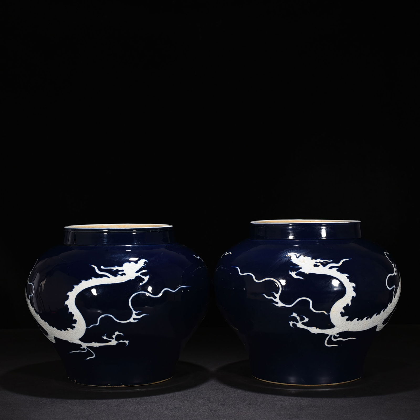 Chinese blue and white porcelain jar pair Yuan dynasty: Size: Height 29 cm - Width 31 cm Materials: Porcelain Time Period: Yuan dynasty Manufactured Date: 13th-c Period Object: Chinese Antique ⛨ Purchase With Confidence ✔ Verified Auctio