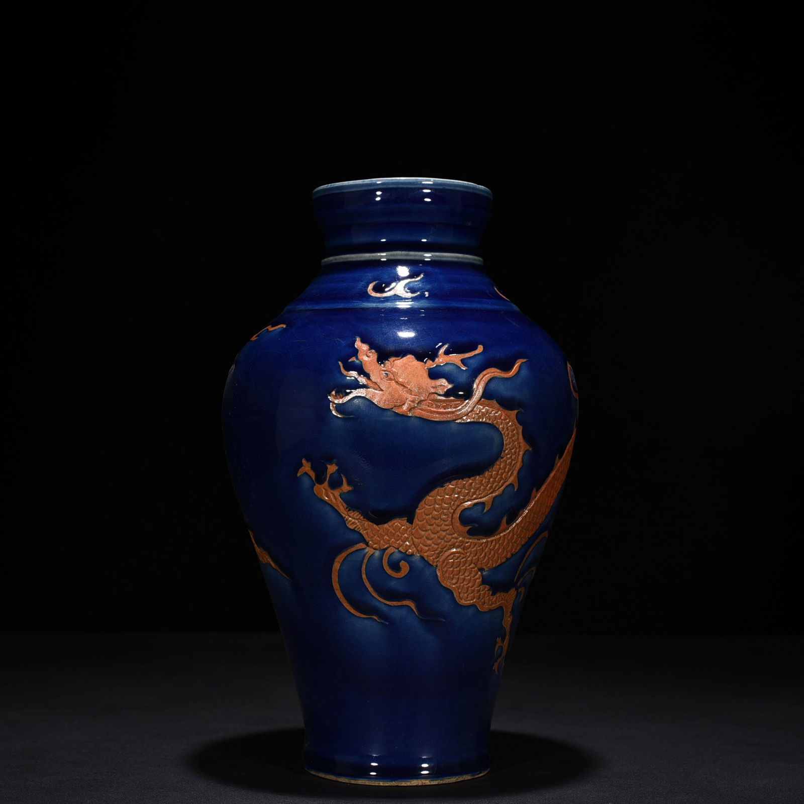 Chinese red and blue porcelain vase Yuan Dynasty (1 of 9)