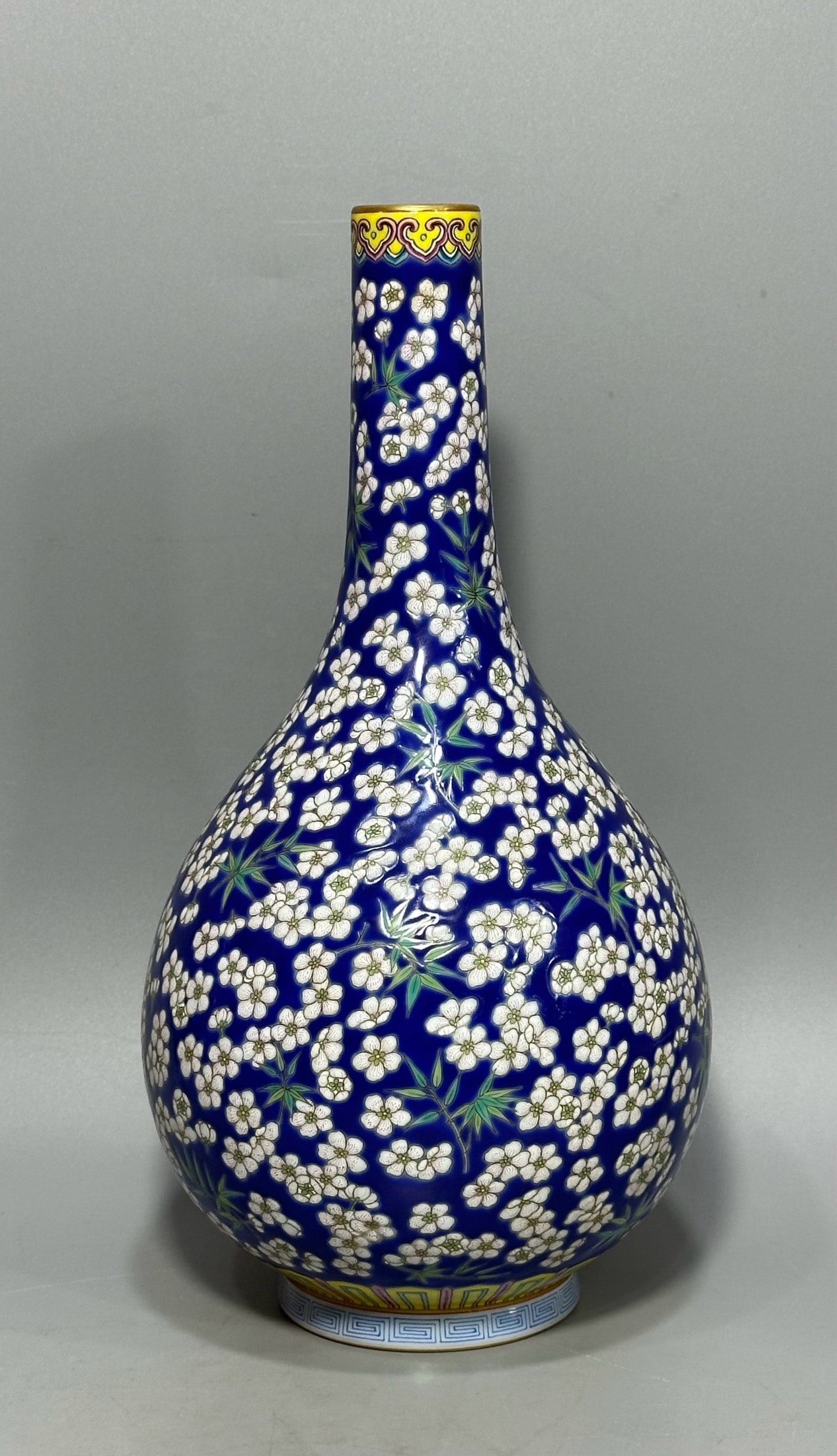 Qianlong period Qing Dynasty sapphire blue ice plum porcelain vase (1 of 8)