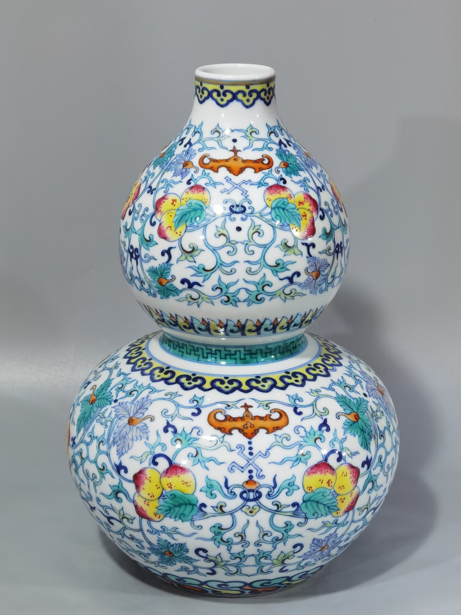 Qianlong Period Qing Dynasty doucai good fortune and longevity gourd bottle (1 of 9)