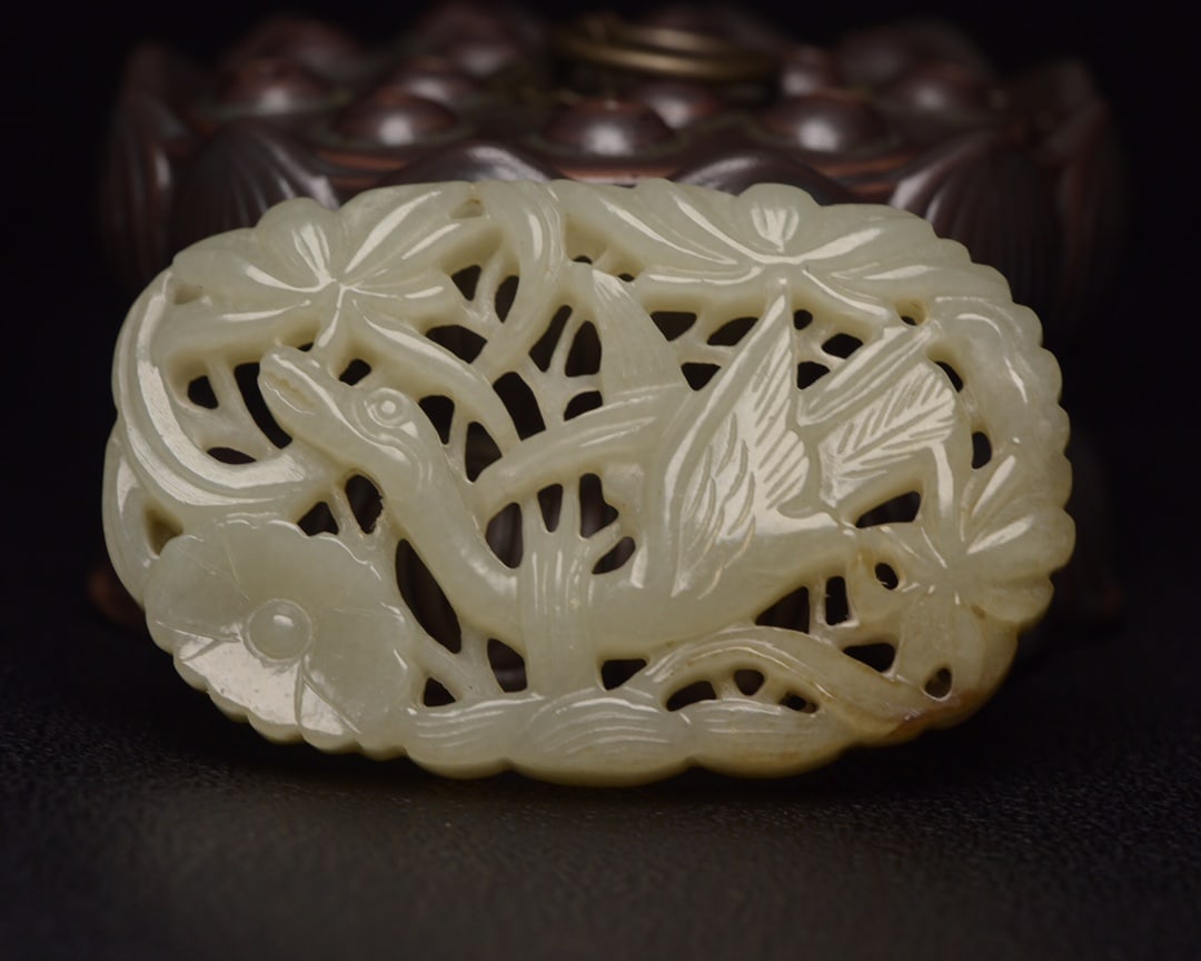Chinese natural jade carved ornaments Qing dynasty (1 of 9)