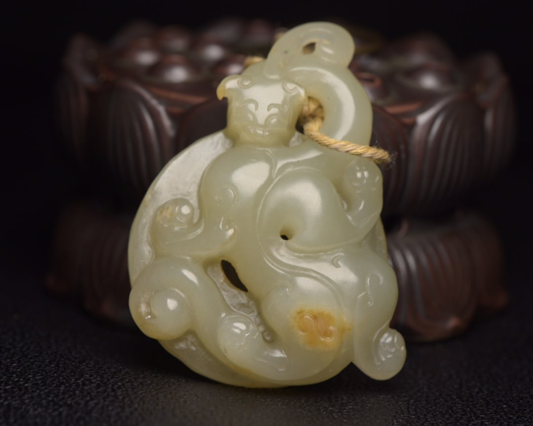 Chinese natural jade carved ornaments Qing dynasty (1 of 7)