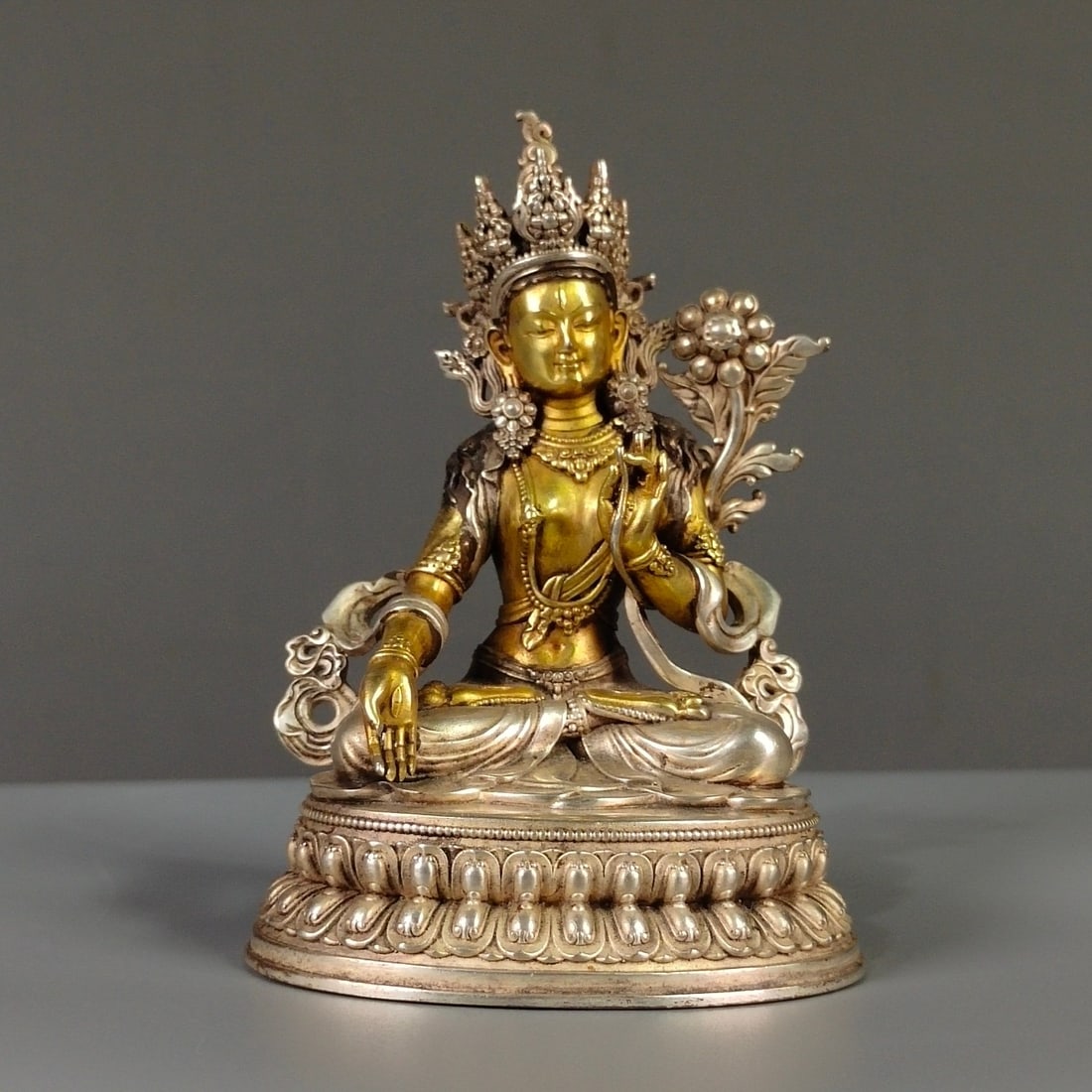 Chinese gilt bronze and silver buddha figure Qing dynasty (1 of 9)