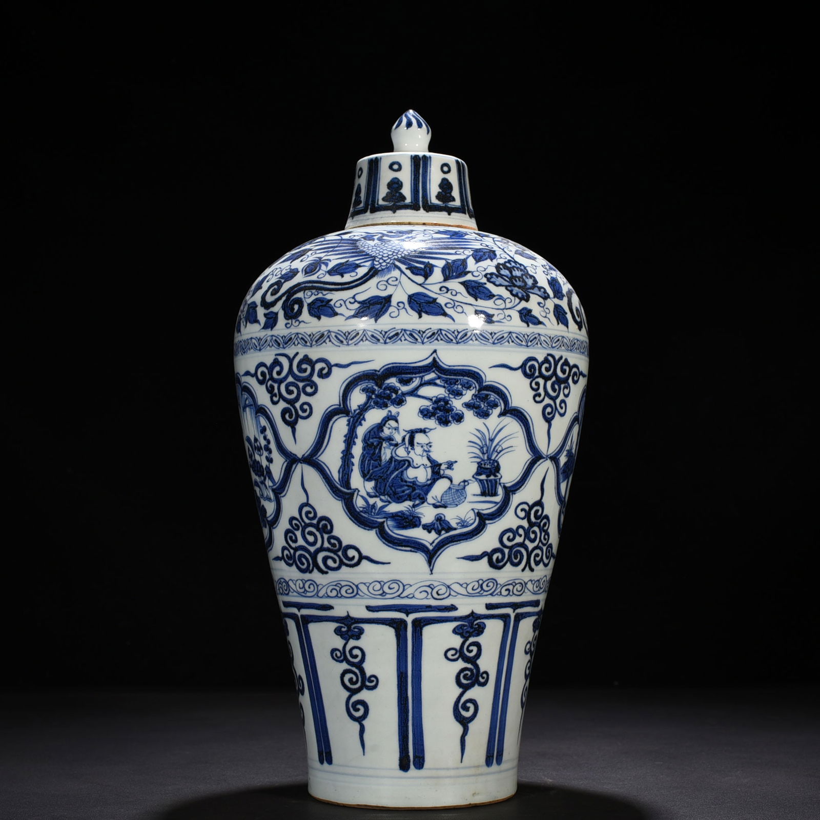 Chinese blue and white porcelain vase Yuan dynasty (1 of 9)