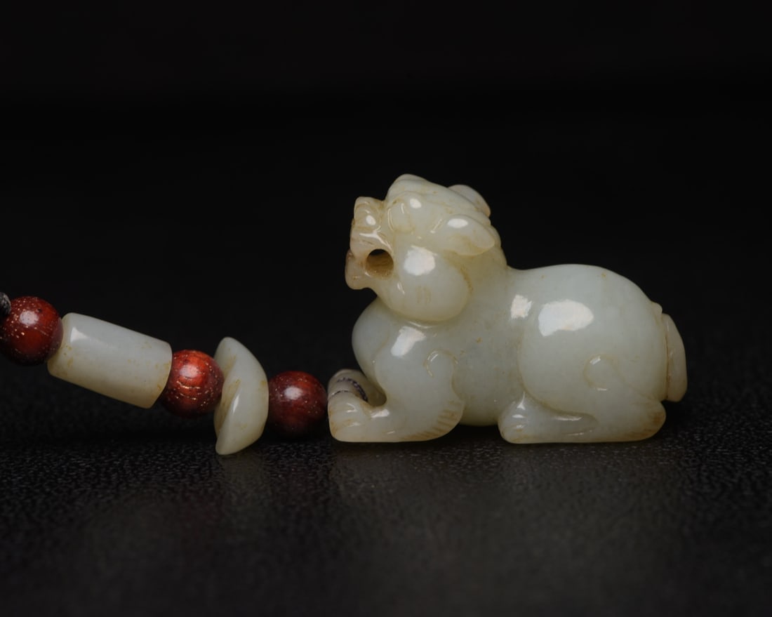 Chinese natural jade carved ornaments Qing dynasty: Size: Height 3 cm - Width 4.1 cm Materials: Natural Jade Time Period: Qing dynasty Manufactured Date: Qianlong Period Object: Chinese Antique ⛨ Purchase With Confidence ✔ Verified A