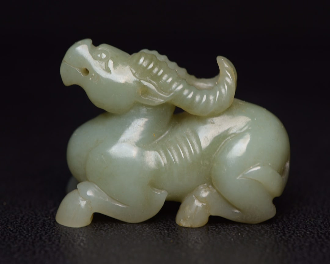 Chinese natural jade carved ornaments Qing dynasty (1 of 9)