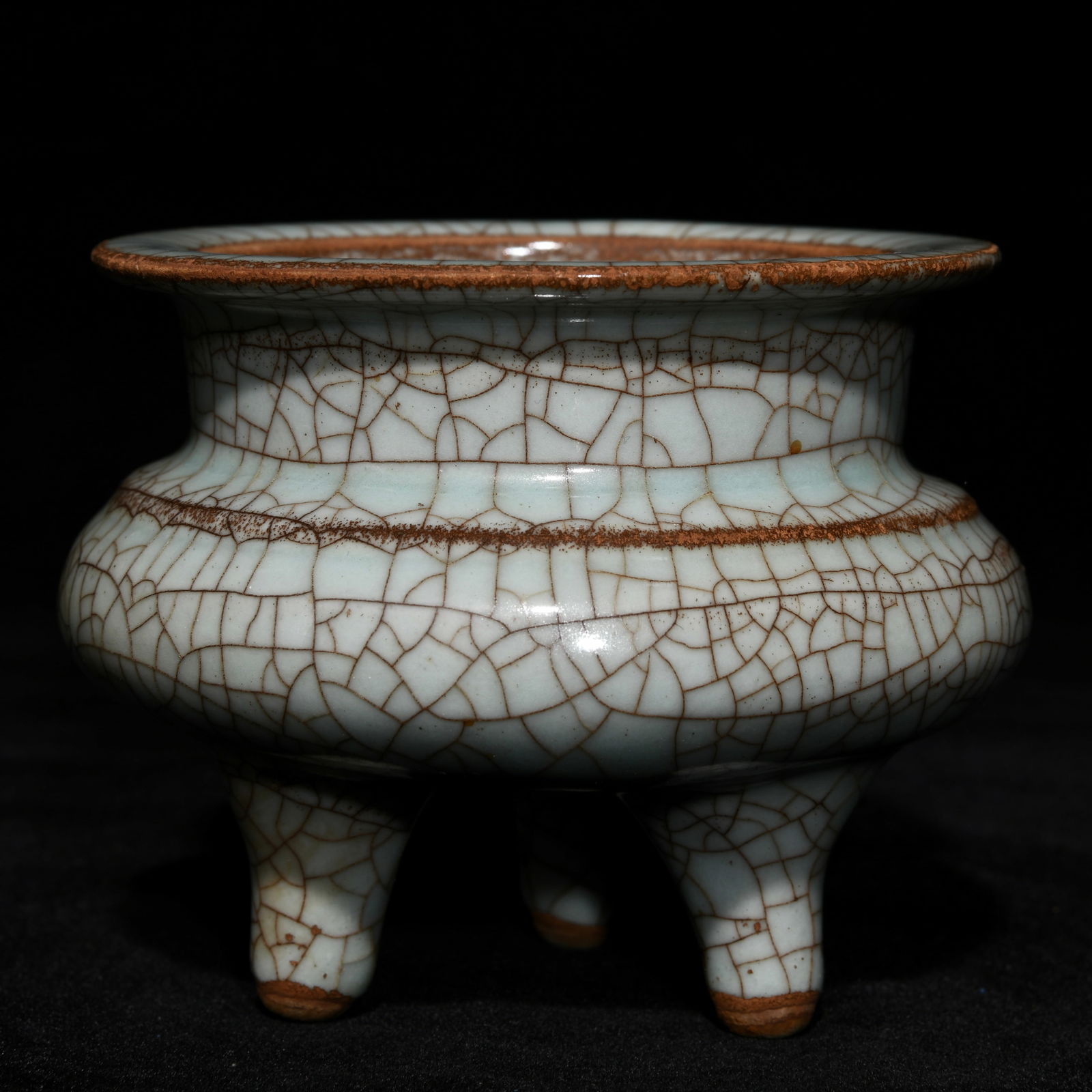 Song Dynasty Longquan kiln incense burner (1 of 9)