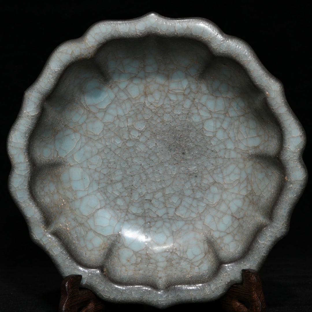 Chinese guan kiln porcelain washer Song dynasty (1 of 9)