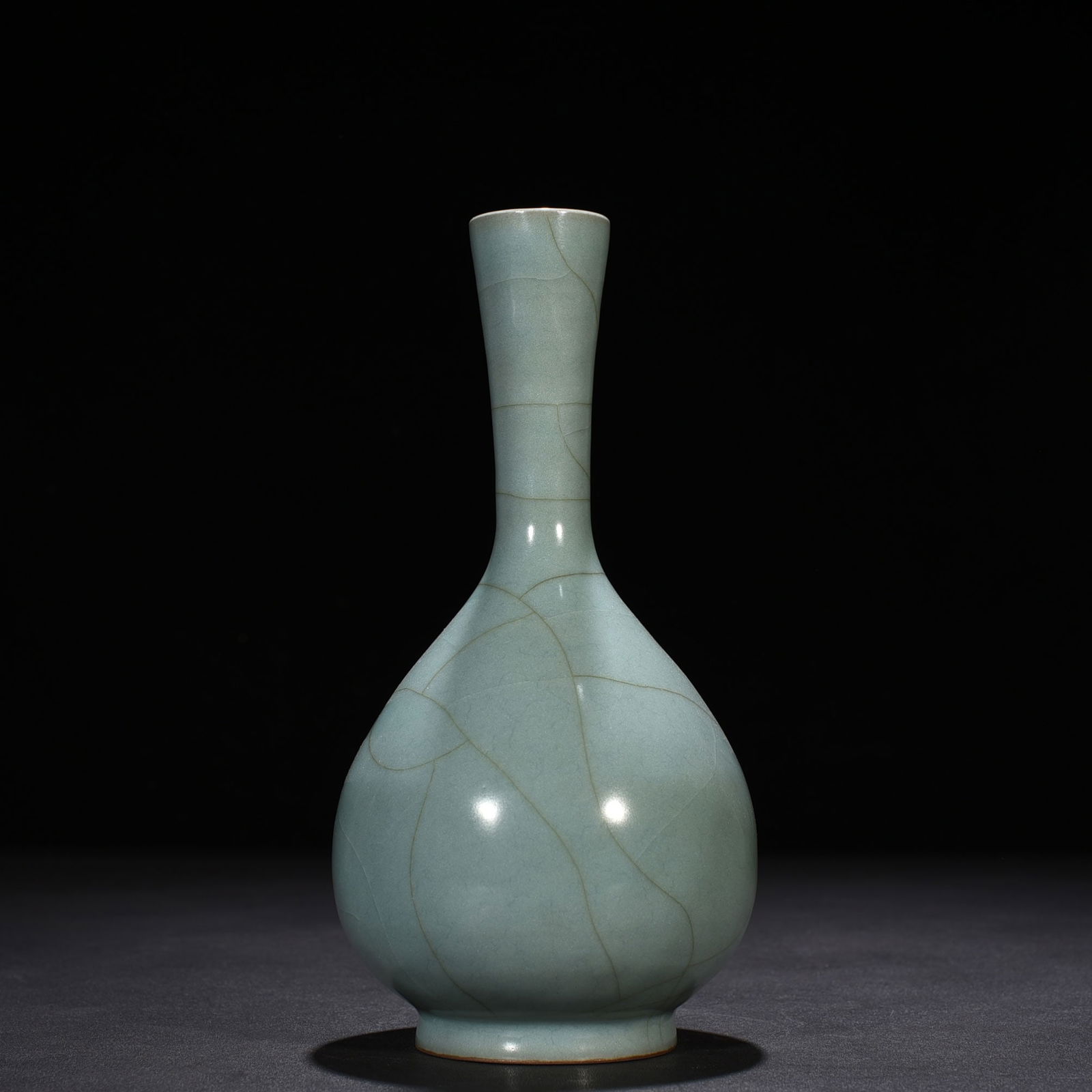 Chinese ru kiln porcelain vase Song dynasty (1 of 8)