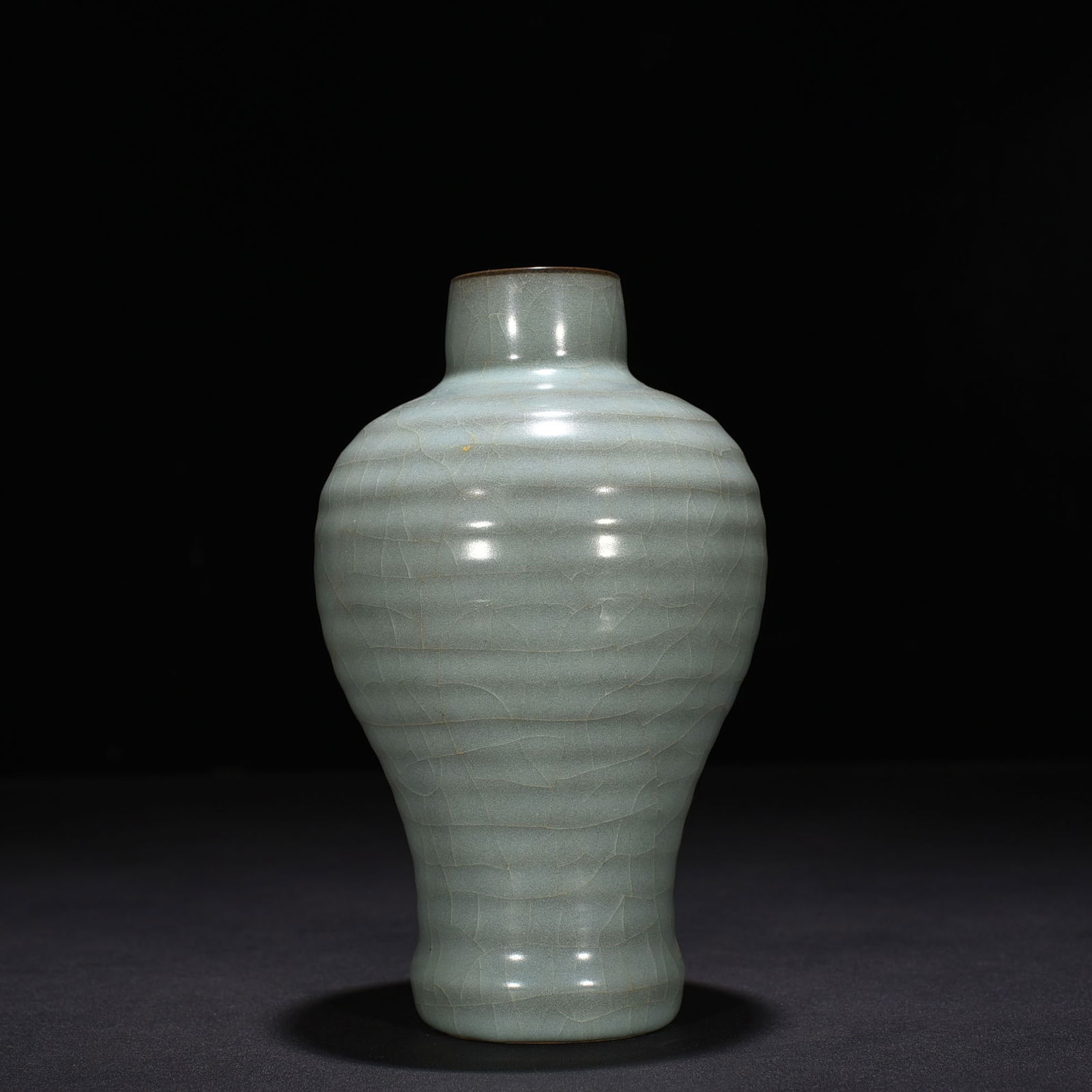 Song Dynasty official kiln dazzling pattern plum vase (1 of 5)