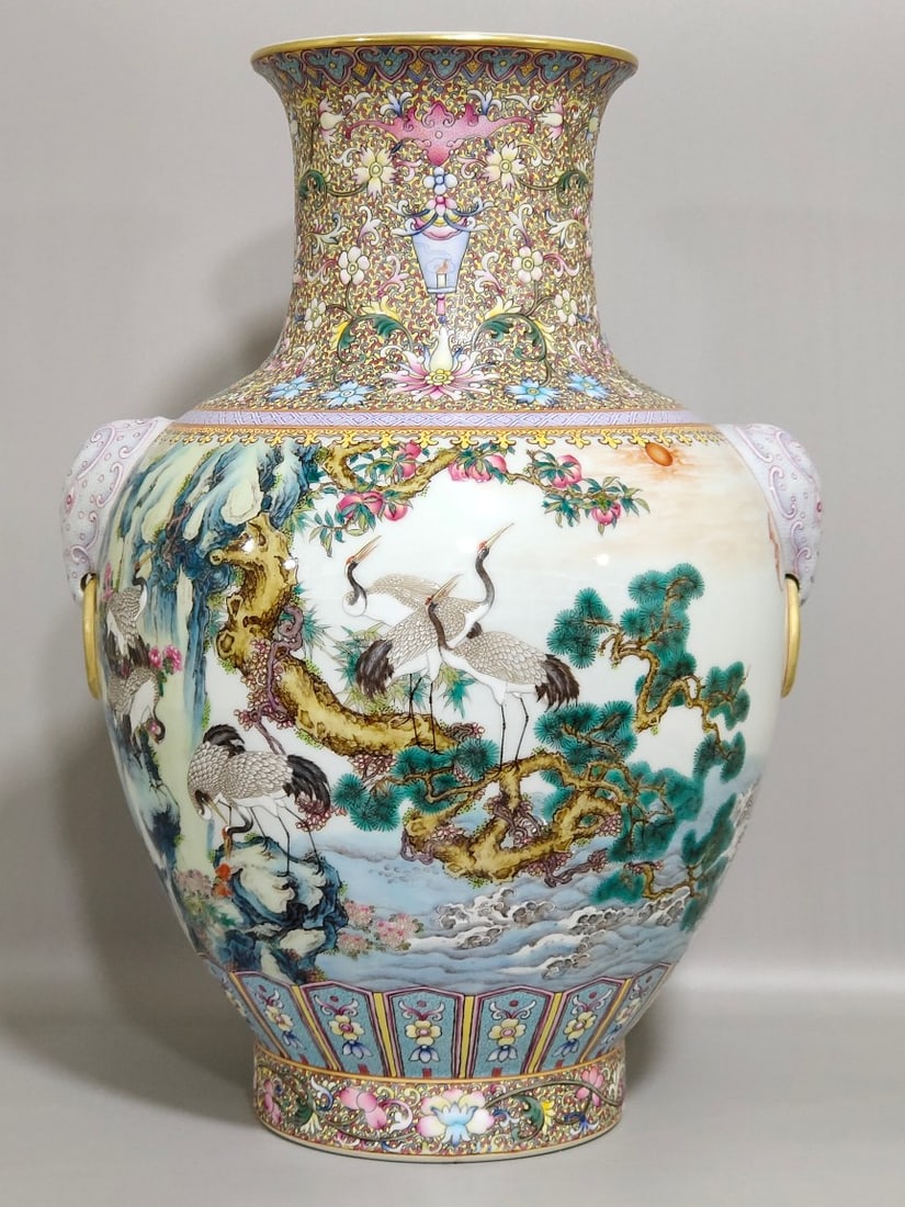 Qing Dynasty Qianlong Gu Yuexuan Songhe Yannian Elephant Ear Vase (1 of 8)
