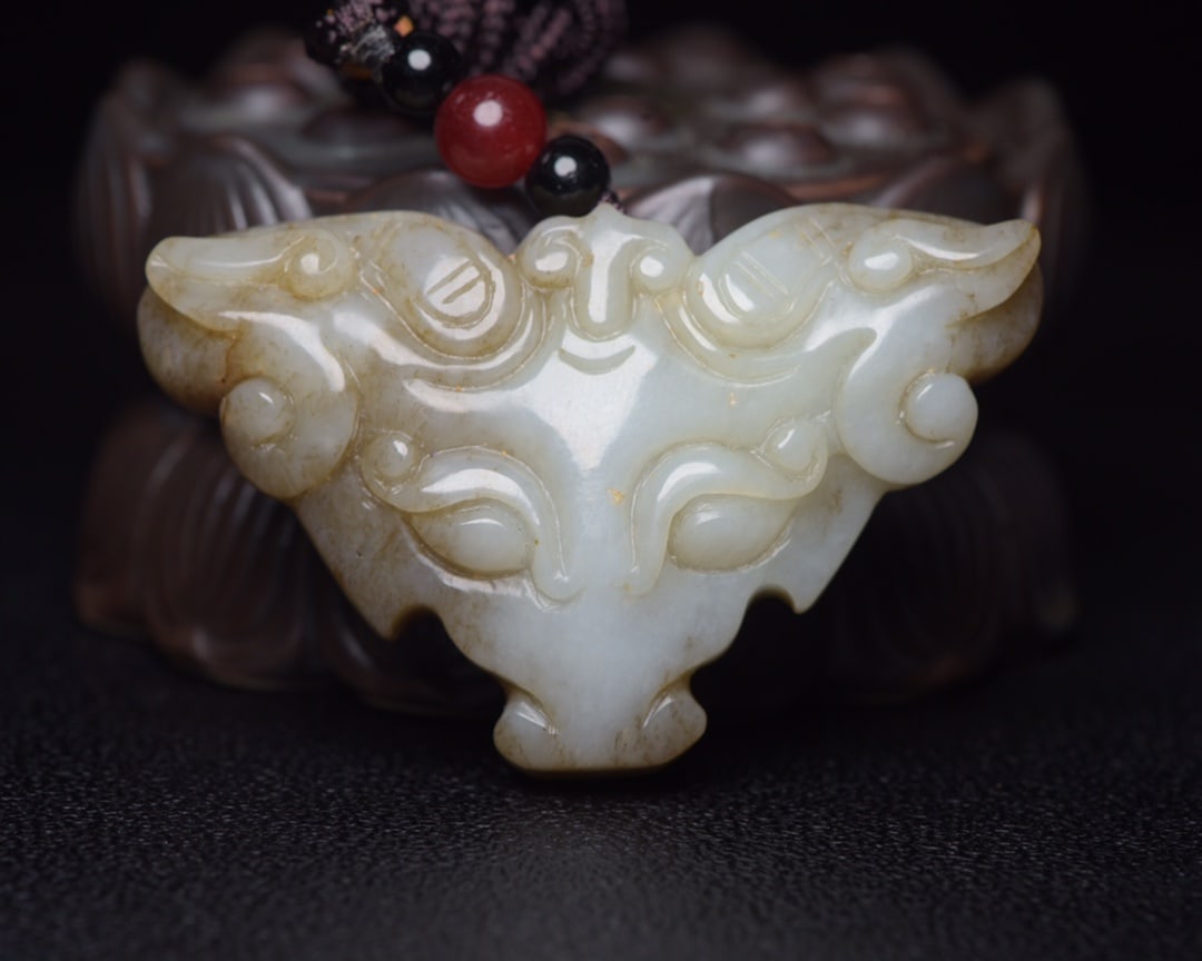 Chinese natural jade carved ornaments Qing dynasty (1 of 9)