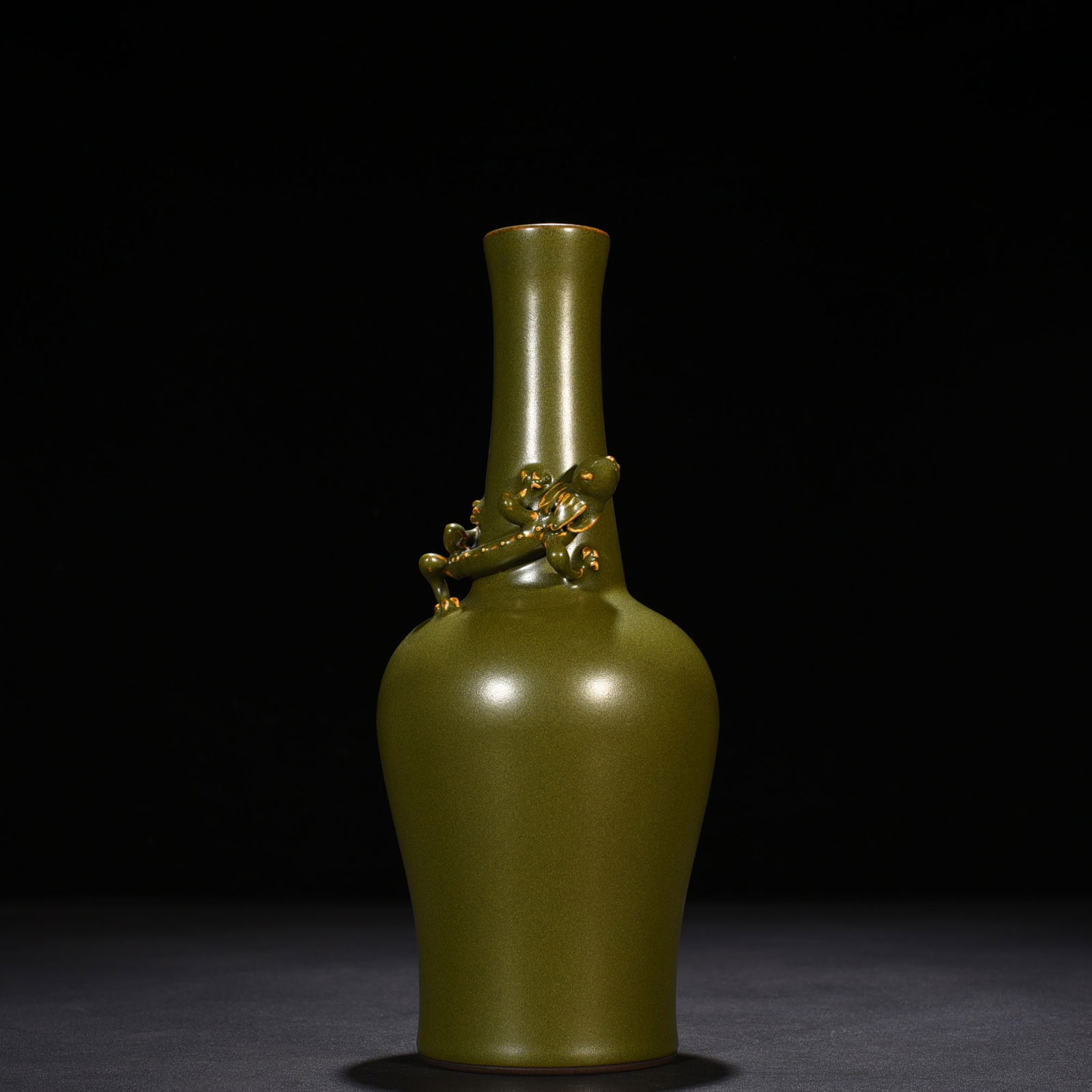 Chinese tea dust porcelain vase Qing dynasty Qianlong Mark & Period (1 of 8)