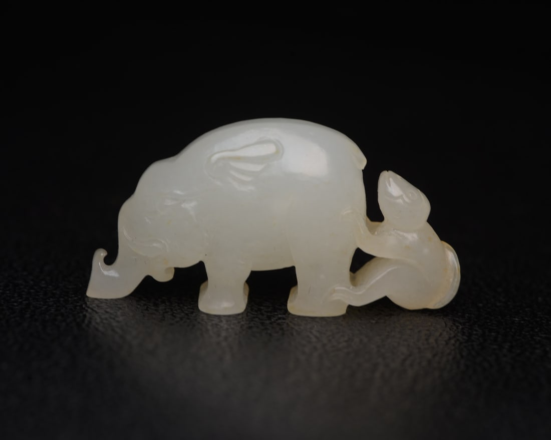 Chinese natural jade carved ornaments Qing dynasty (1 of 9)