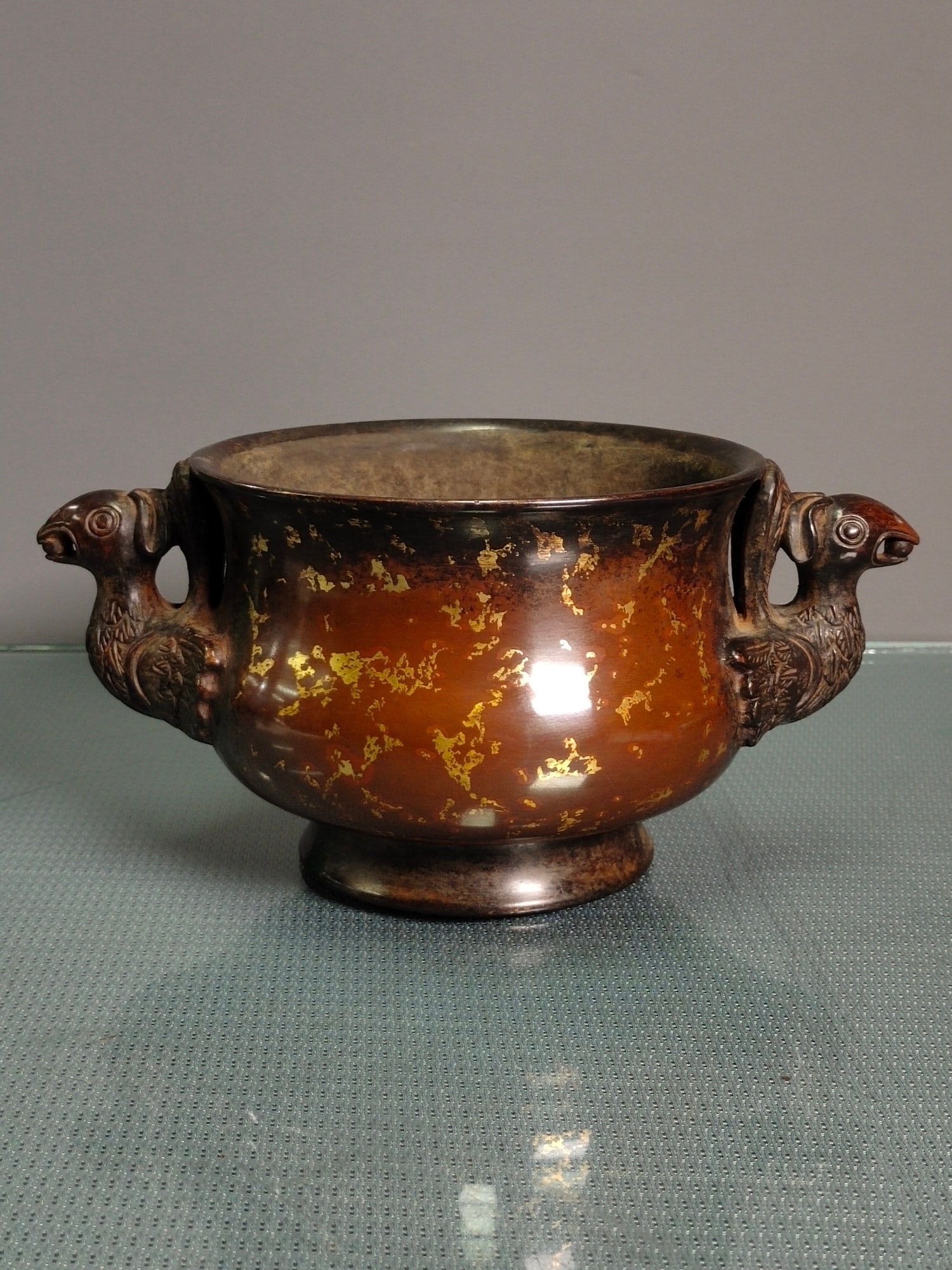 Chinese gilt bronze incense burner Ming dynasty Xuande Mark & Period: Size: Width 22 cm - Height 10 cm Materials: Gilt Bronze Time Period: Ming dynasty Manufactured Date: Xuande Mark & Period Object: Chinese Antique ⛨ Purchase With Confidence ✔ Verifi