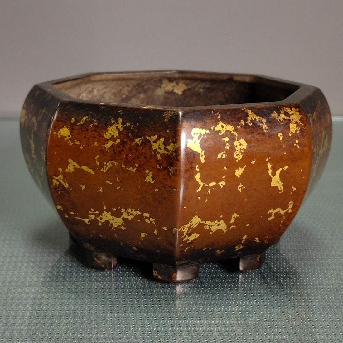 Chinese gilt bronze incense burner Ming dynasty Xuande Mark & Period (1 of 9)