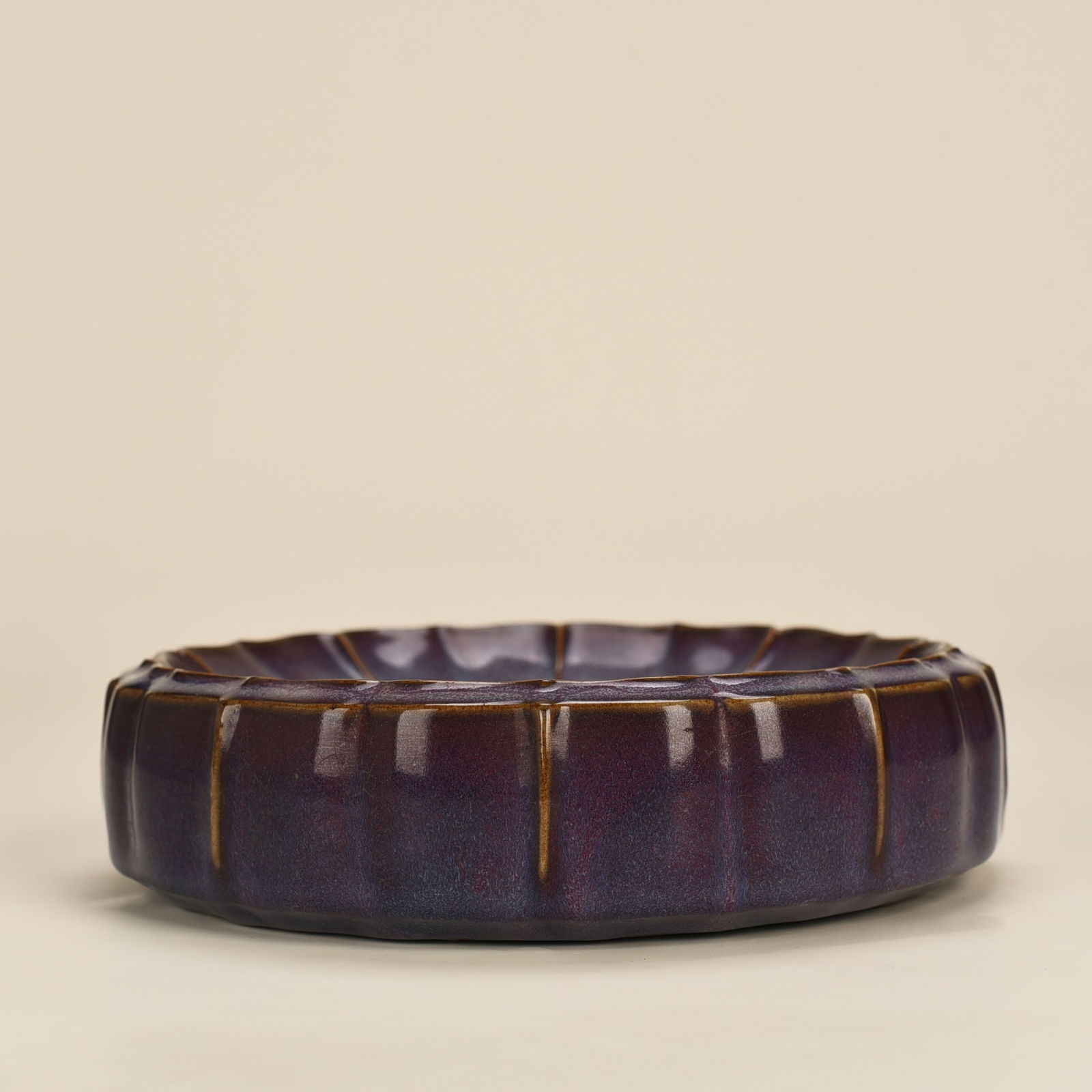 Song Dynasty Jun kiln official model rose purple glaze sunflower mouth wash: Size: Width 22 cm - Height 6 cm Materials: Porcelain Time Period: Song dynasty Manufactured Date: 10th-c Period Object: Chinese Antique ⛨ Purchase With Confidence ✔ Verified Auction