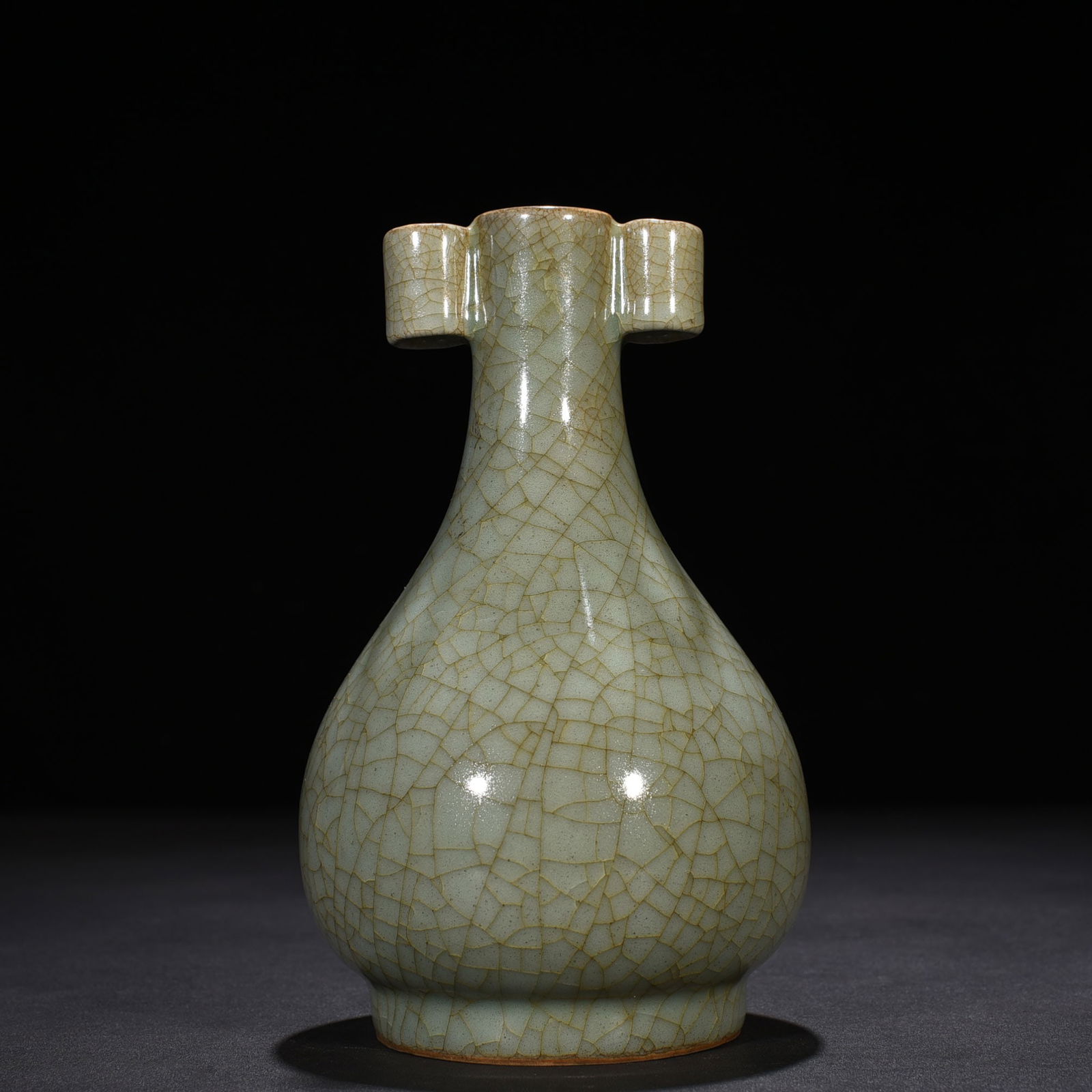 Song Dynasty Longquan official kiln ice cracked through-ear vase (1 of 7)