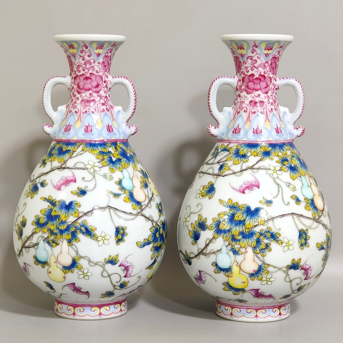 Chinese famille rose porcelain vase pair Qing dynasty Qianlong Mark & Period (1 of 9)