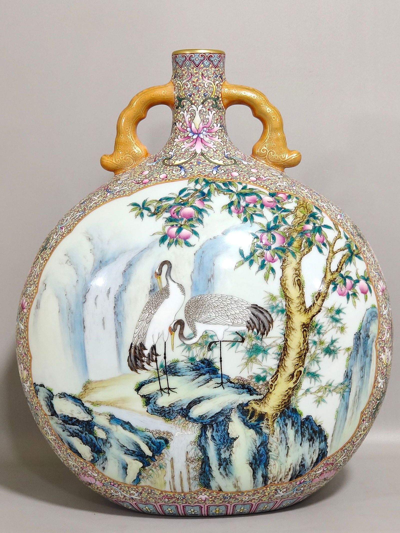 Chinese famille rose porcelain vase Qing dynasty Qianlong Mark & Period (1 of 8)
