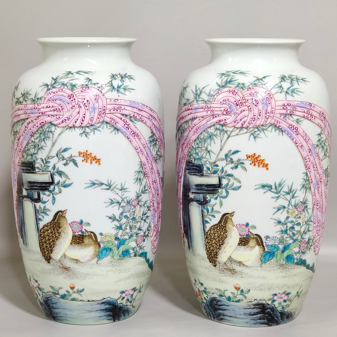 Chinese famille rose porcelain vase pair Qing dynasty Qianlong Mark & Period (1 of 9)