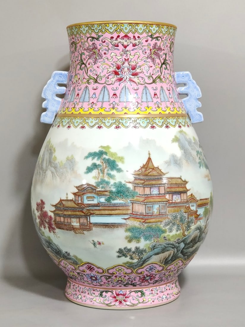 Chinese famille rose porcelain vase Qing dynasty Qianlong Mark & Period: Size: Height 33.5 cm - Width 21 cm Materials: Porcelain Time Period: Qing dynasty Manufactured Date: Qianlong Mark & Period Object: Chinese Antique ⛨ Purchase With Confidence ✔ Veri