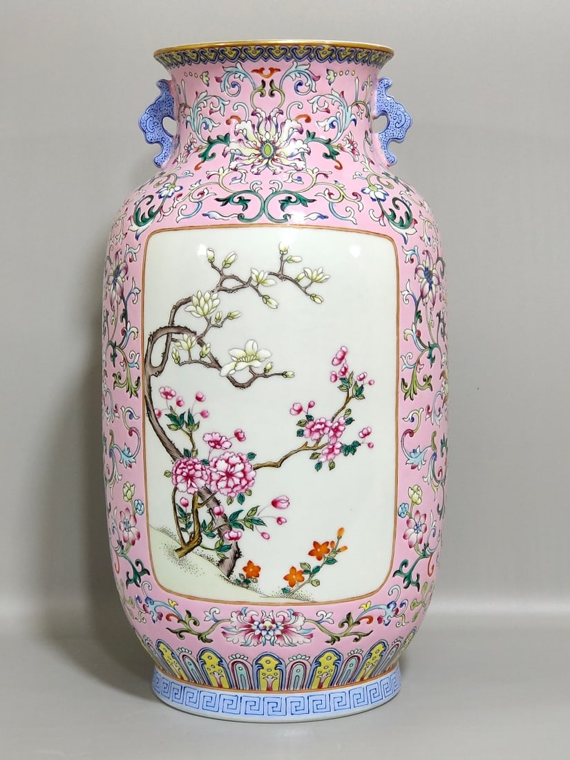 Chinese famille rose porcelain vase Qing dynasty Qianlong Mark & Period (1 of 8)