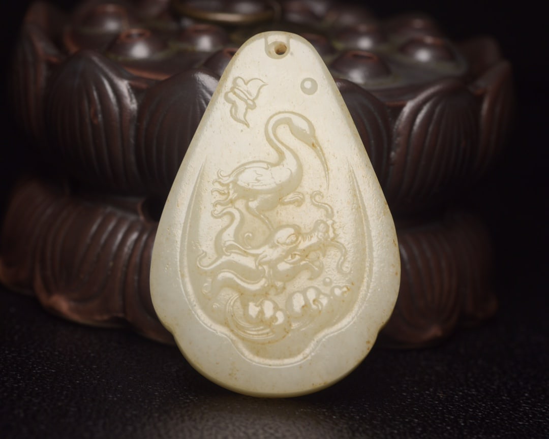 Chinese natural jade carved ornaments Qing dynasty (1 of 9)