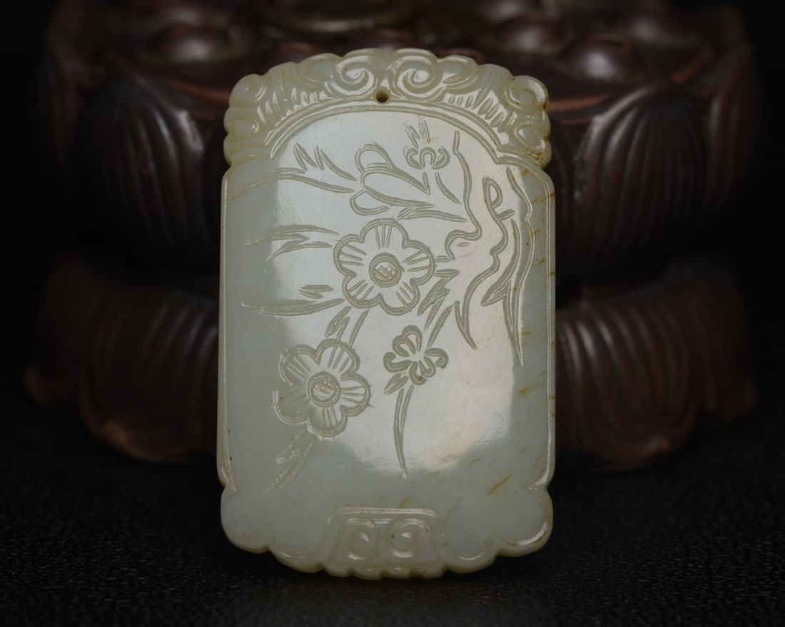 Chinese natural jade carved ornaments Qing dynasty (1 of 9)