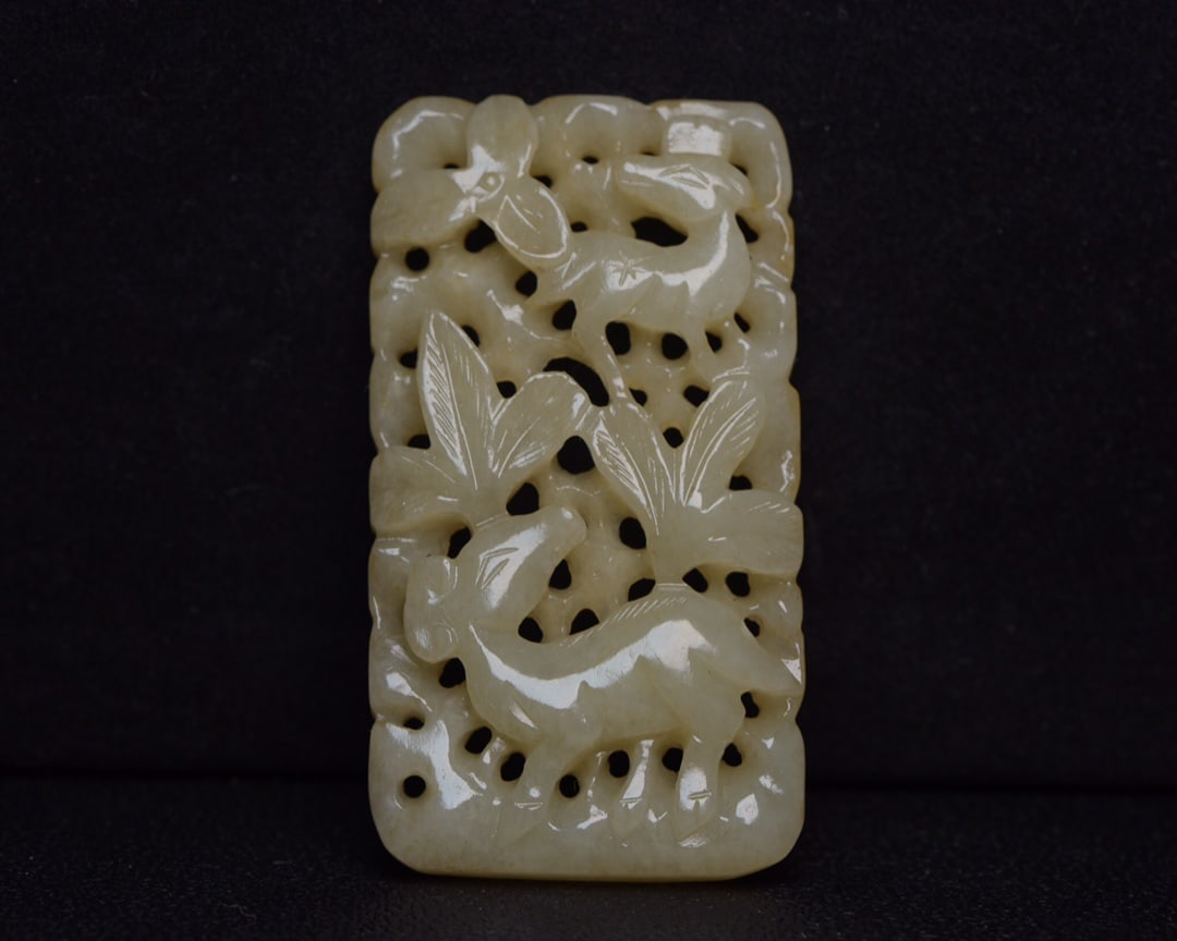 Chinese natural jade carved ornaments Qing dynasty (1 of 9)