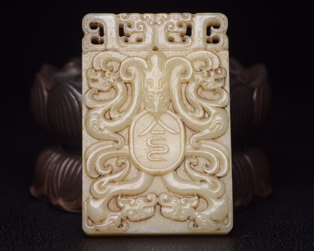 Chinese natural jade carved ornaments Qing dynasty (1 of 9)