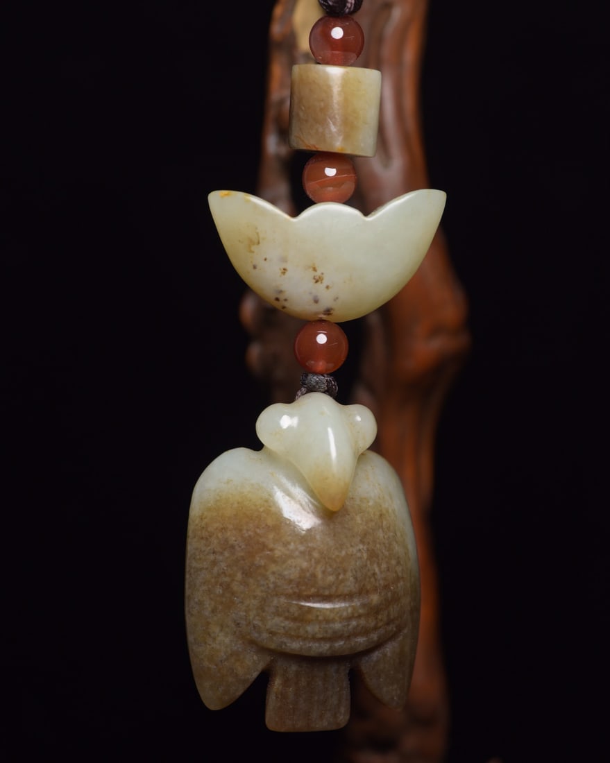 Chinese natural jade carved ornaments Qing dynasty: Size: Height 10 cm - Width 3.6 cm Materials: Natural Jade Time Period: Qing dynasty Manufactured Date: Qianlong Period Object: Chinese Antique ⛨ Purchase With Confidence ✔ Verified