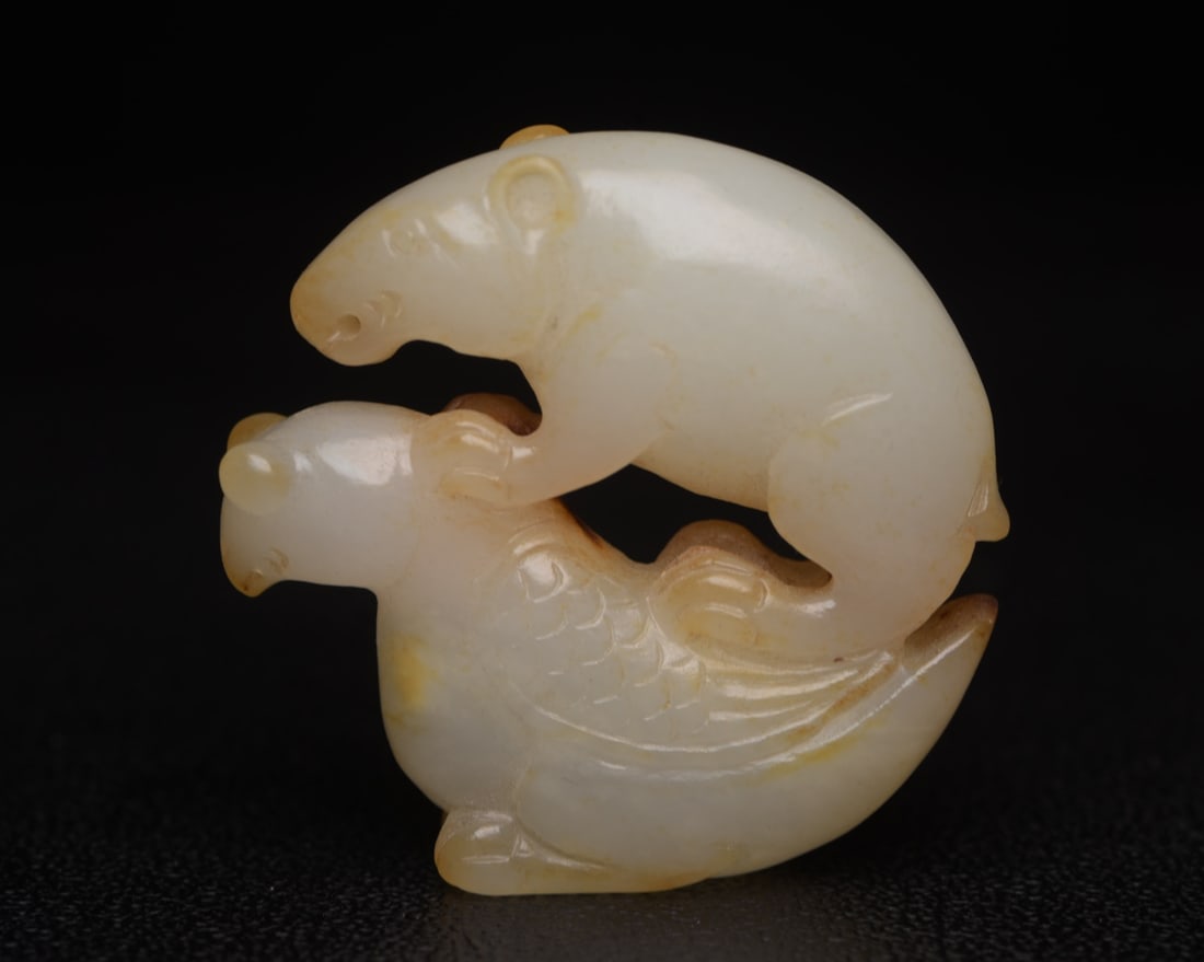 Chinese natural jade carved ornaments Qing dynasty (1 of 9)