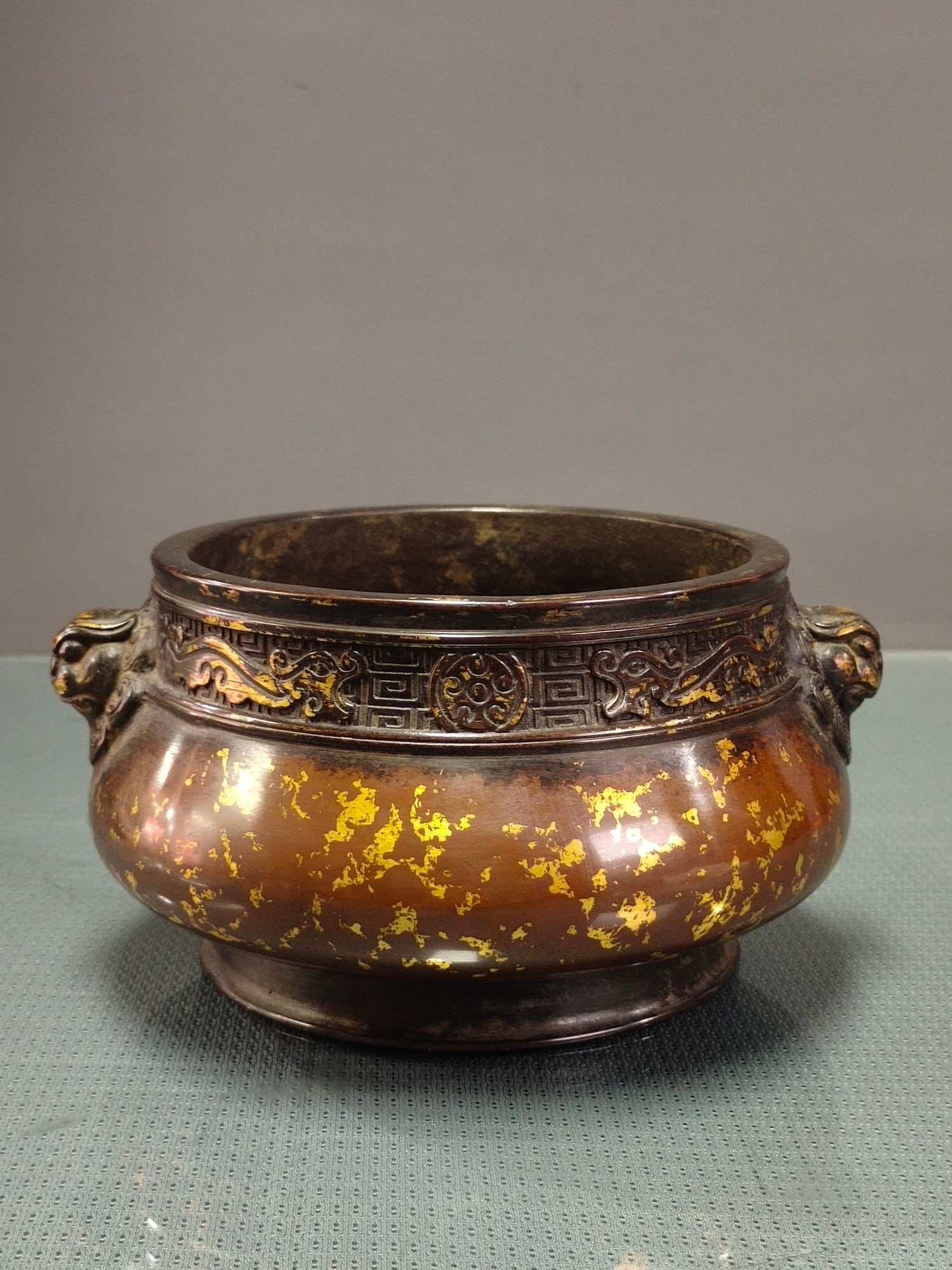 Chinese gilt bronze incense burner Ming dynasty Xuande Mark & Period (1 of 9)