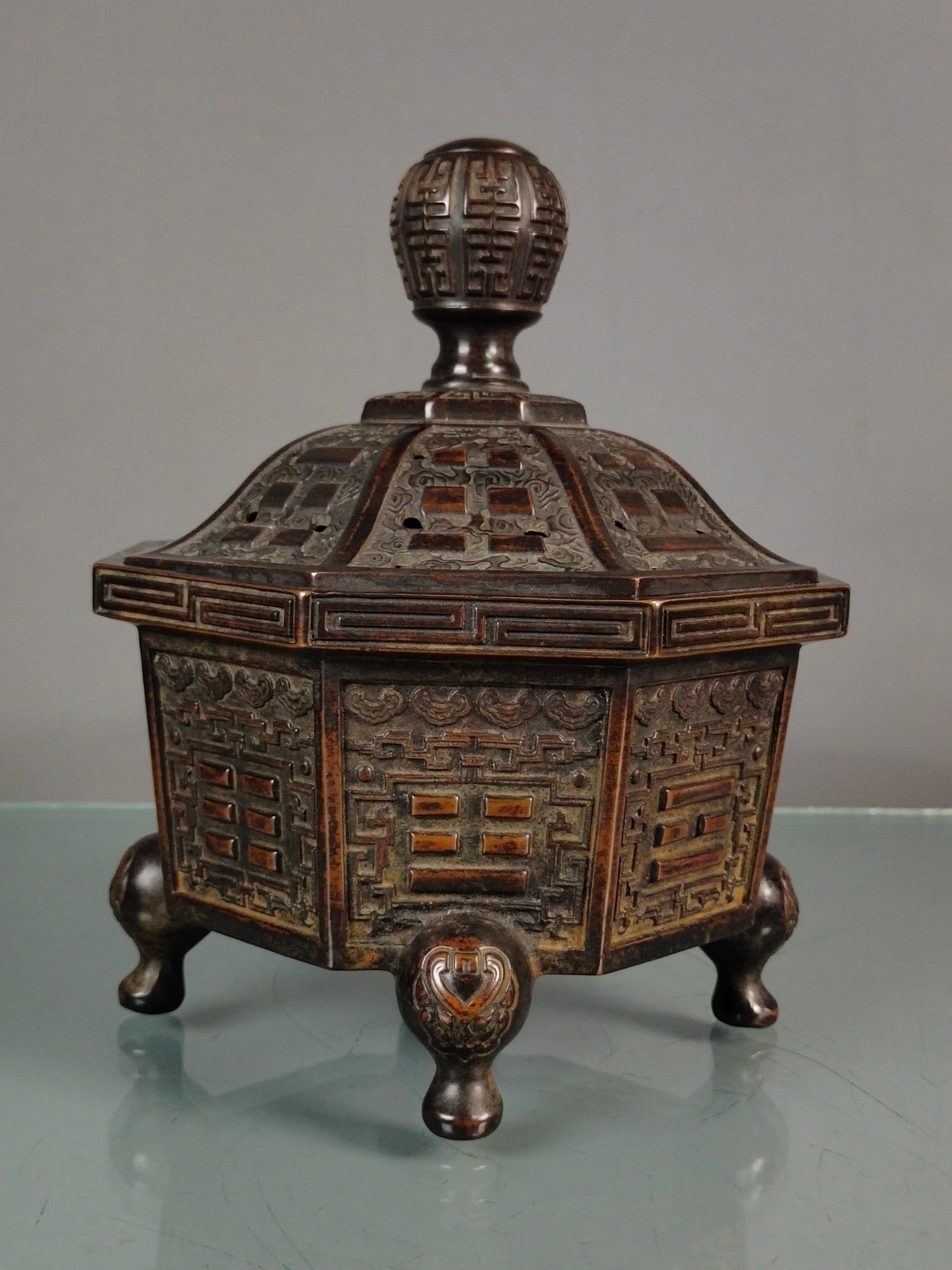 Chinese bronze ware incense burner Ming dynasty Xuande Mark & Period (1 of 9)