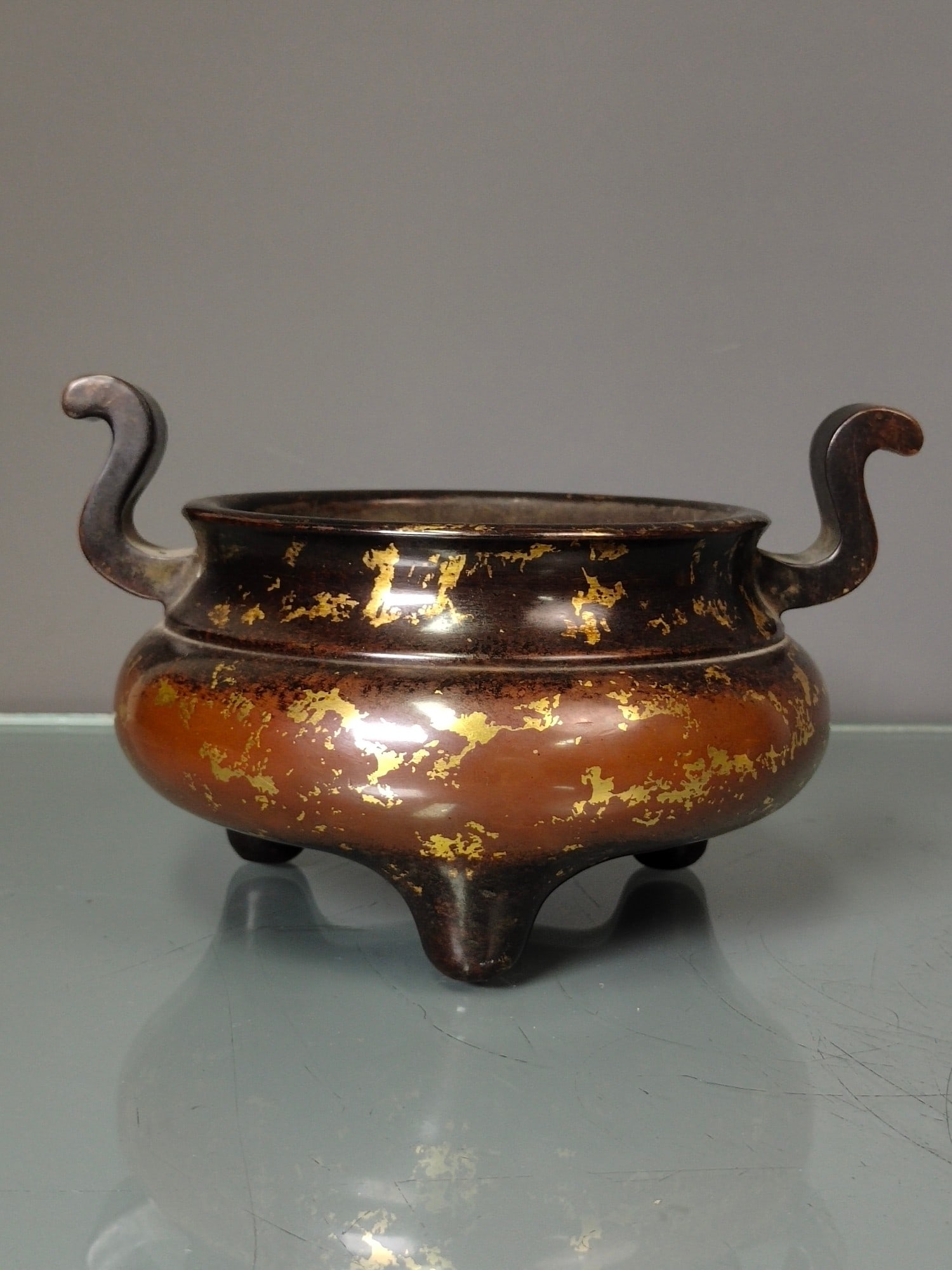 Chinese gilt bronze incense burner Ming dynasty Xuande Mark & Period (1 of 9)
