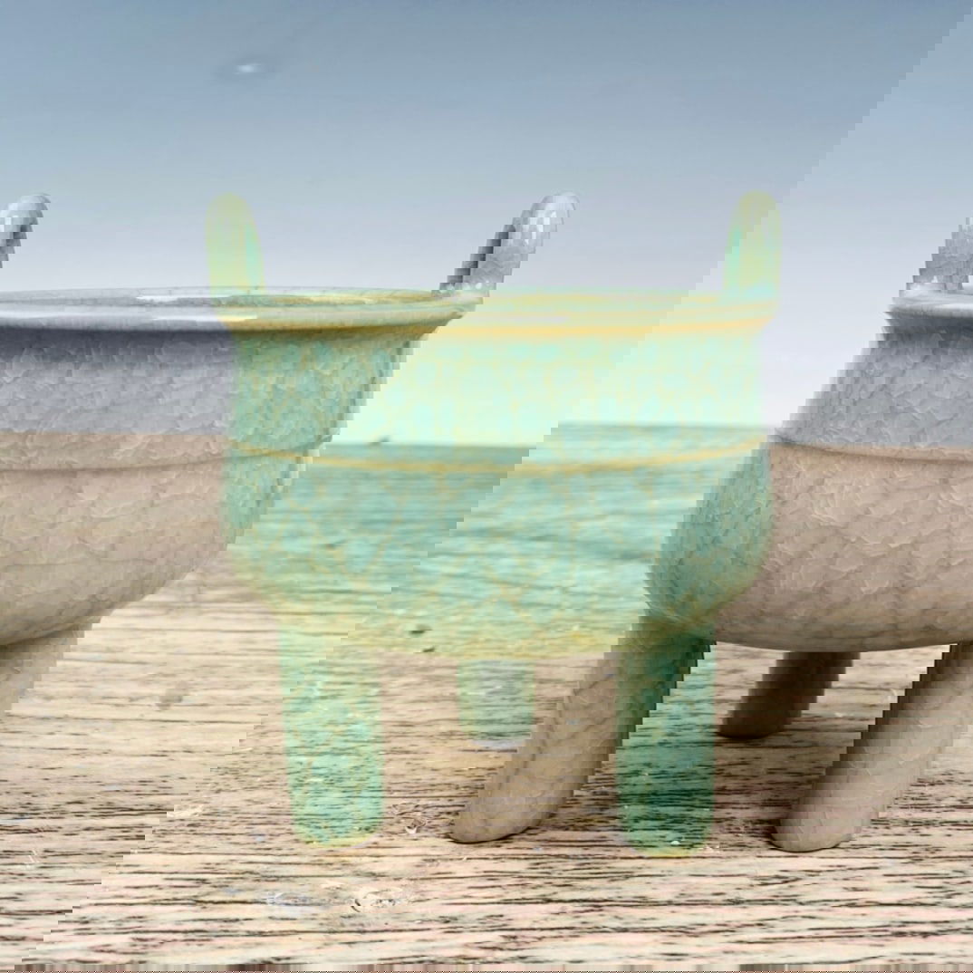 Chinese ru kiln porcelain incense burner Song dynasty (1 of 8)