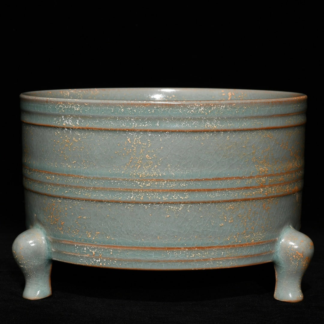 Chinese Ru kiln ice tripod Song Dynasty (1 of 9)