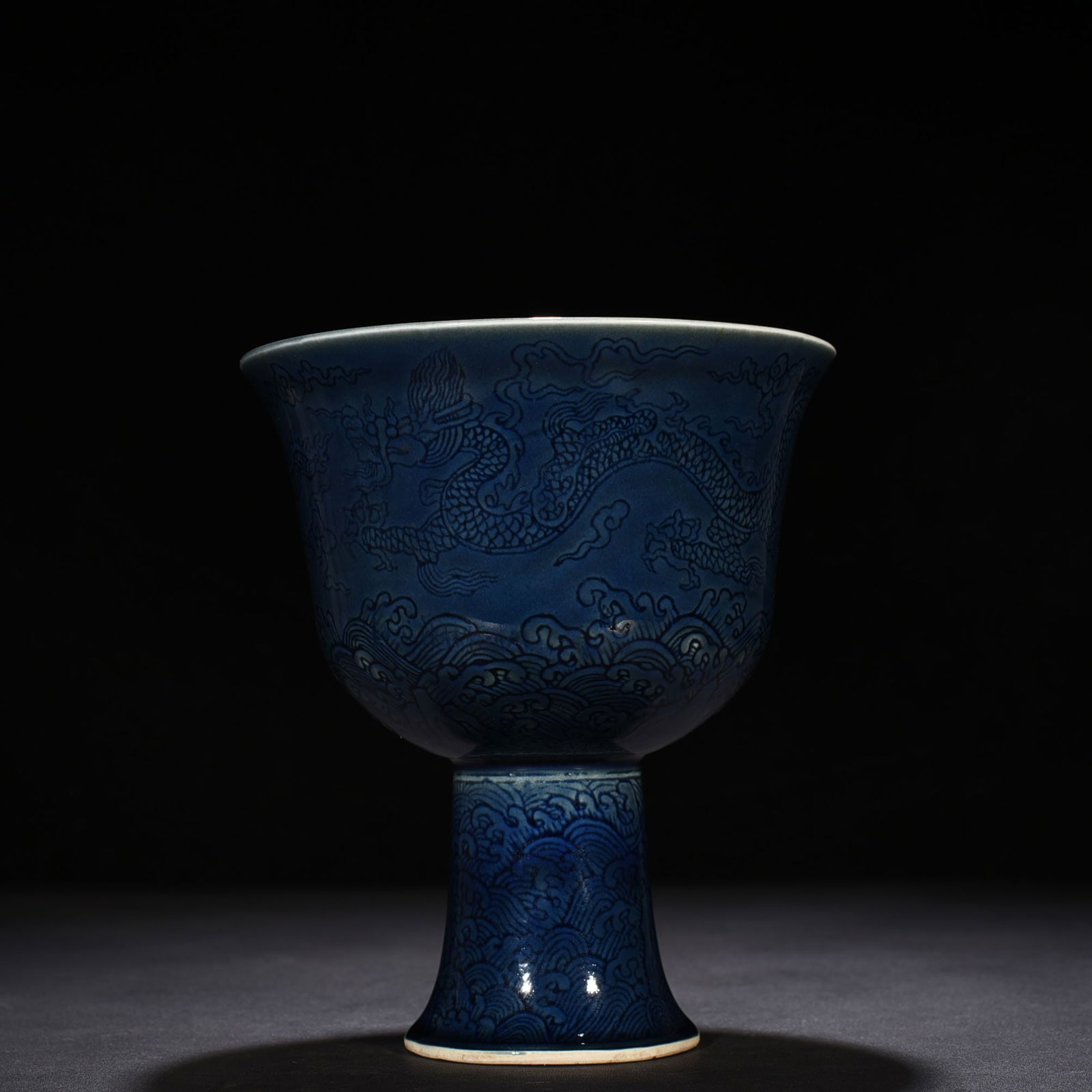 Ming Dynasty Xuande Festival blue glaze hidden dragon high bowl: Size: Width 21.5 cm - Height 19 cm Materials: Porcelain Time Period: Ming dynasty Manufactured Date: Xuande Mark & Period Object: Chinese Antique ⛨ Purchase With Confidence ✔ Verifi