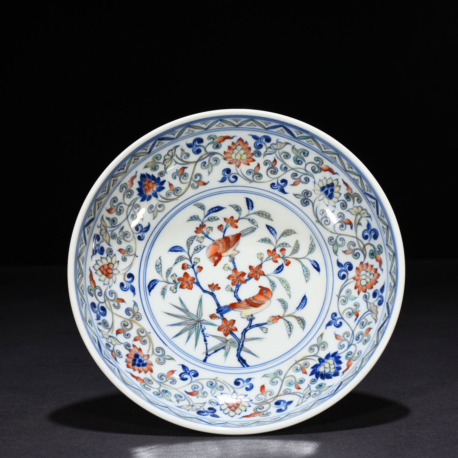 Chinese wucai porcelain dish plate Ming dynasty Xuande Mark & Period (1 of 8)