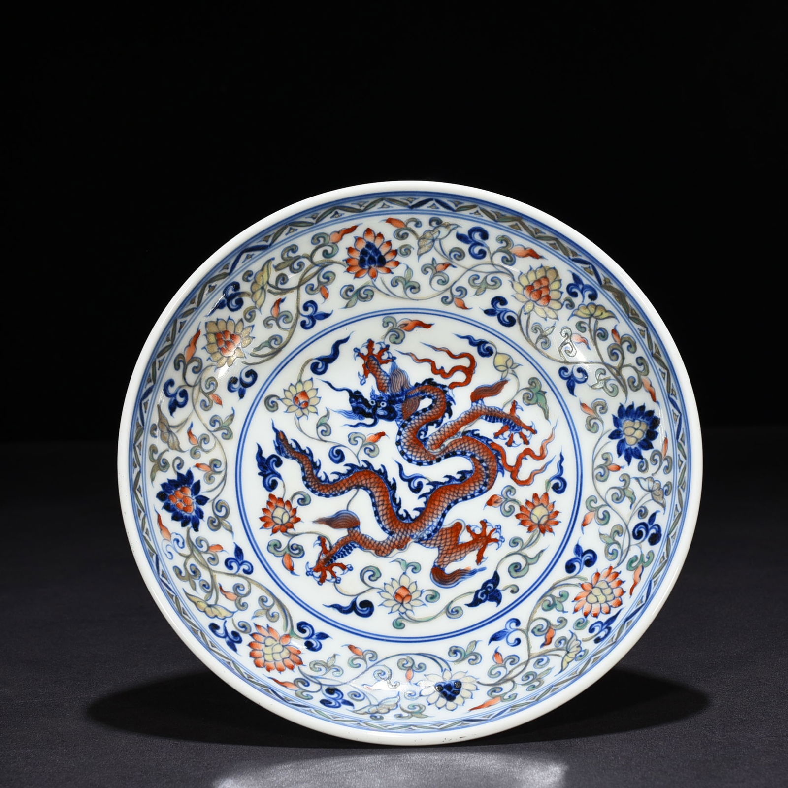 Chinese wucai porcelain dish plate Ming dynasty Xuande Mark & Period (1 of 8)