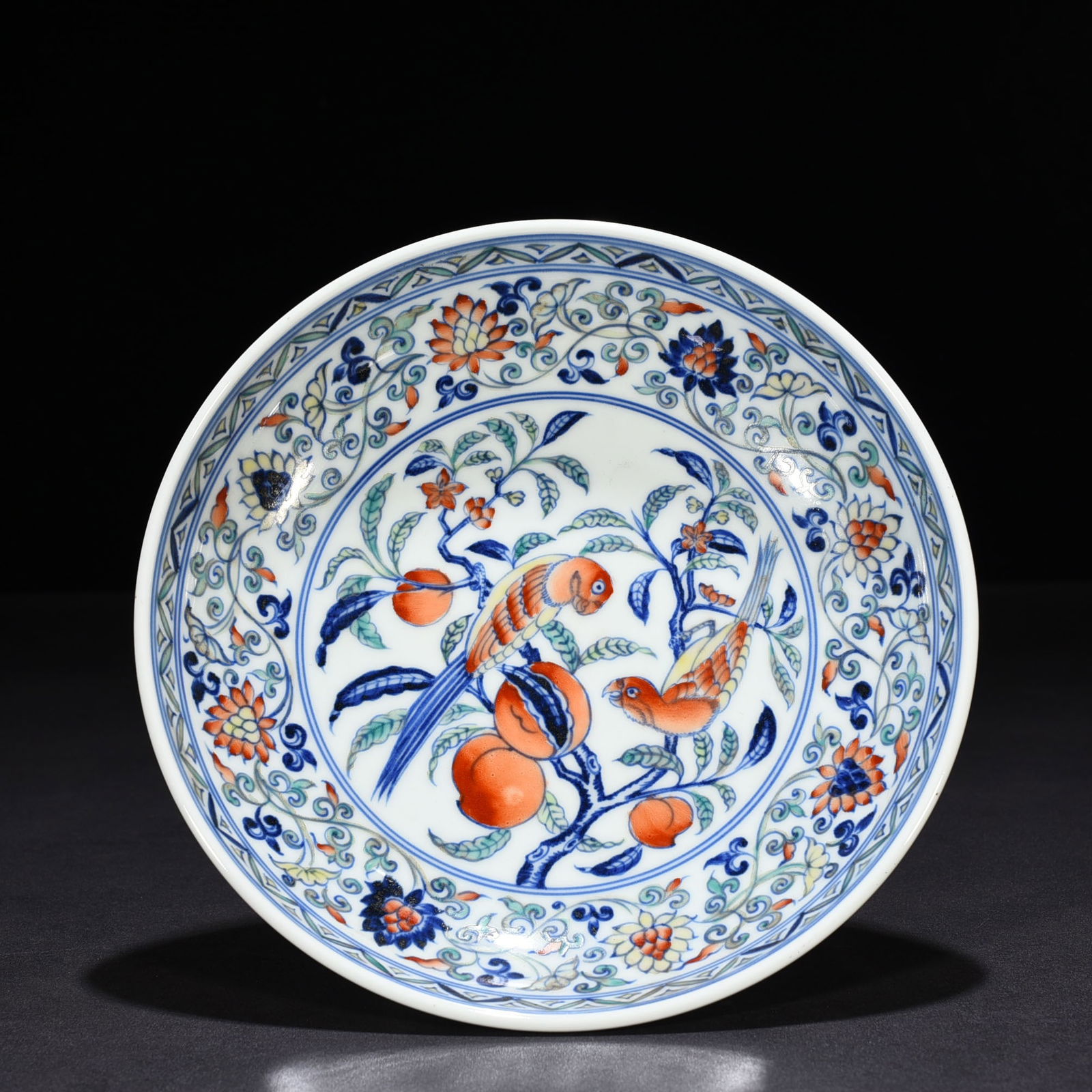 Chinese wucai porcelain dish plate Ming dynasty Xuande Mark & Period (1 of 8)