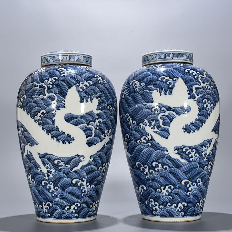 Ming Dynasty Xuande blue and white seawater cone arch dragon porcelain lid jar: Size: Height 44 cm - Width 27 cm Materials: Porcelain Time Period: Ming dynasty Manufactured Date: Xuande Mark & Period Object: Chinese Antique ⛨ Purchase With Confidence ✔ Verified