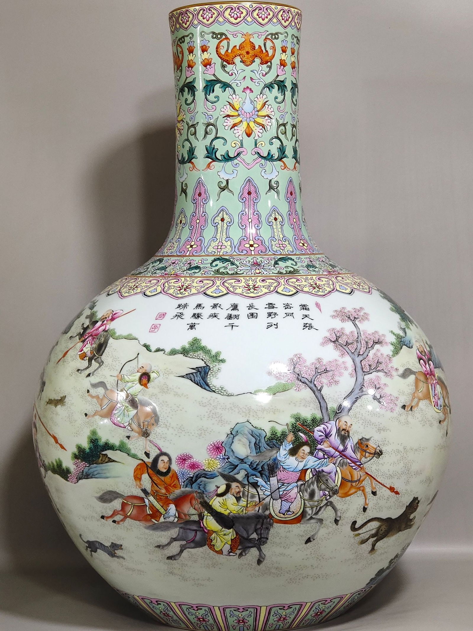 Qing Dynasty Qianlong green land blessing and longevity character story hunting picture celestial (1 of 9)