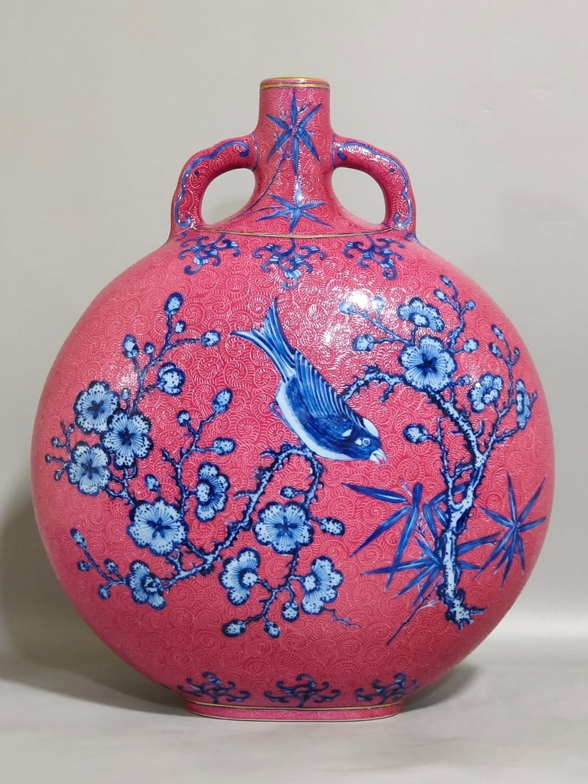 Chinese blue and red porcelain vase Qing dynasty Qianlong Mark & Period: Size: Height 30 cm - Width 24 cm Materials: Porcelain Time Period: Qing dynasty Manufactured Date: Qianlong Mark & Period Object: Chinese Antique ⛨ Purchase With Confidence ✔ Verifi